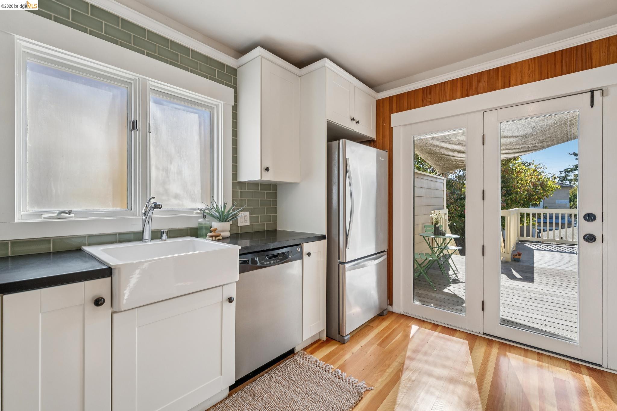 5933 Fremont St