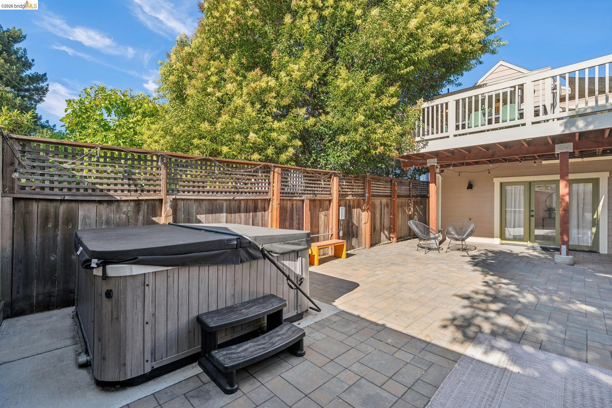 5933 Fremont St