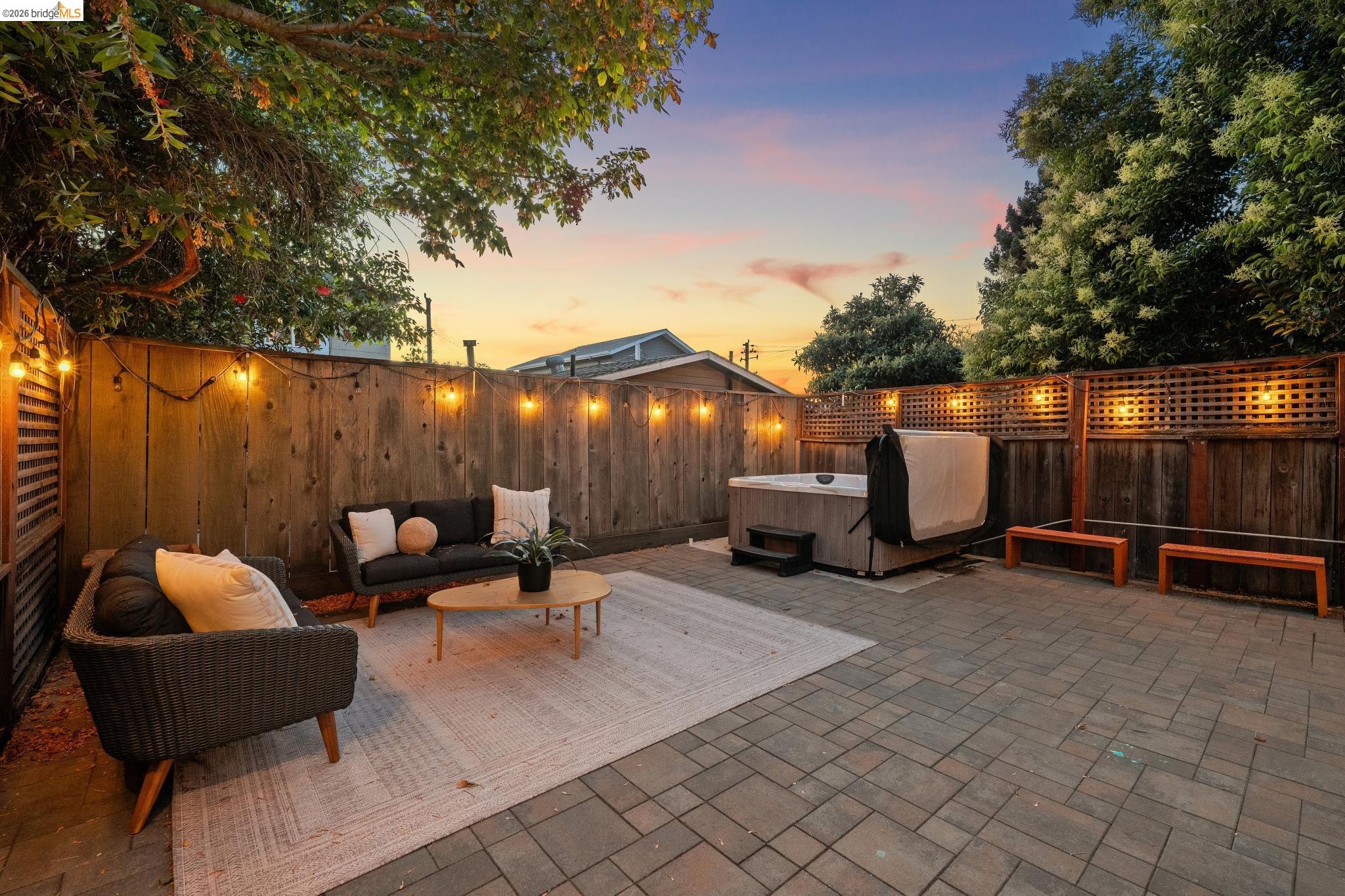 5933 Fremont St
