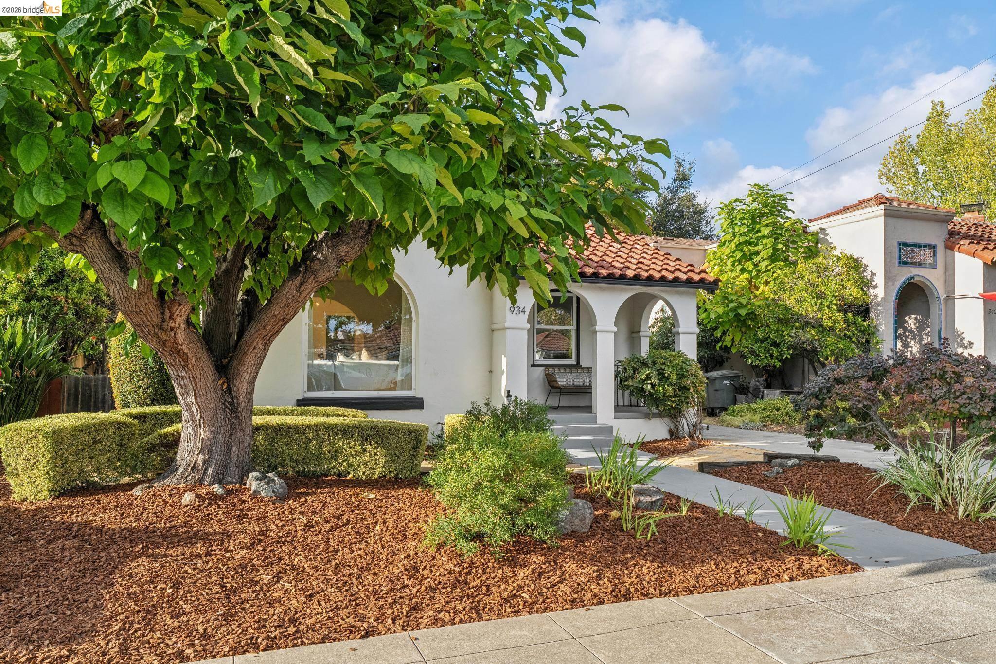 934 Estudillo Ave