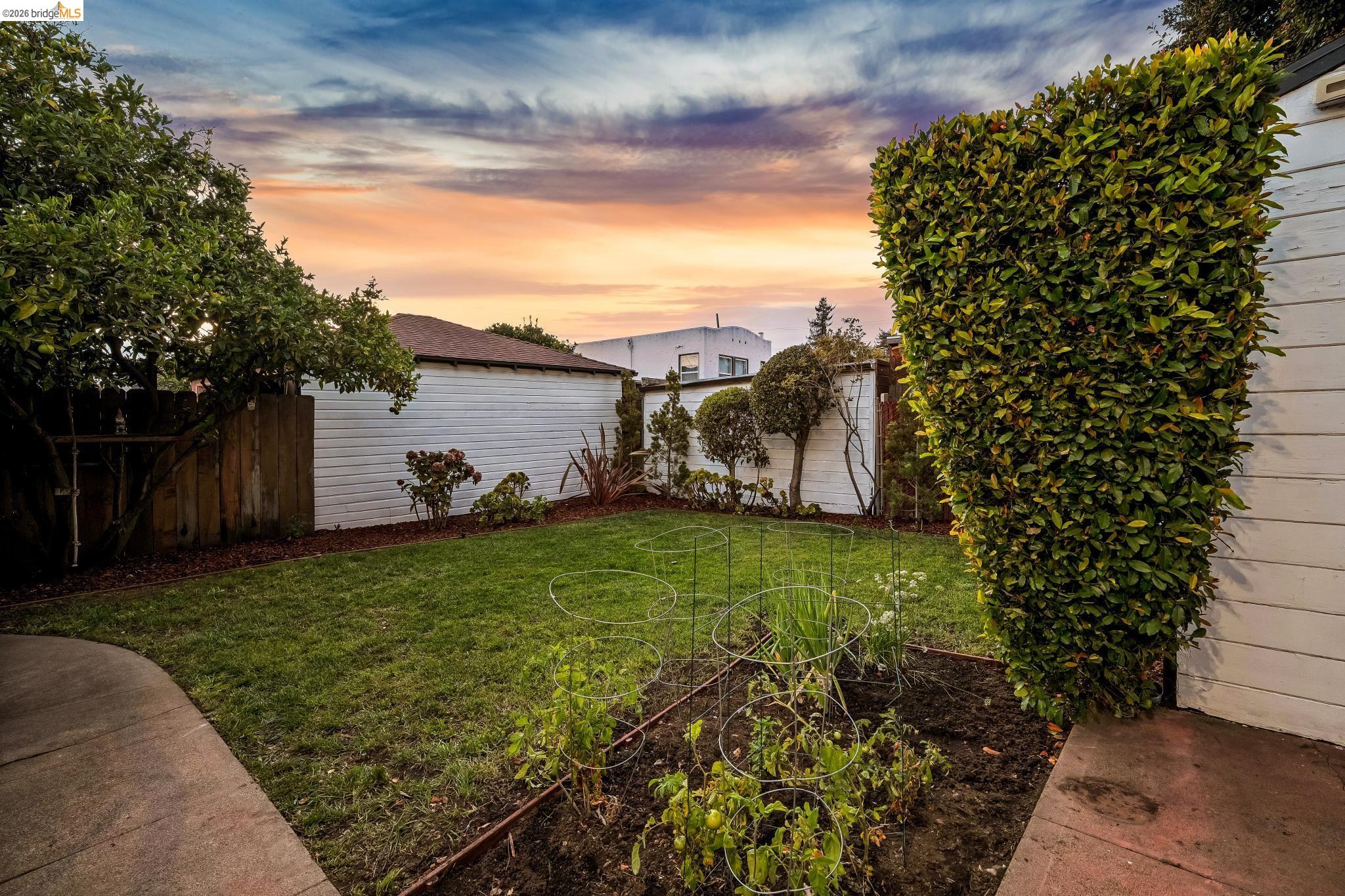 934 Estudillo Ave