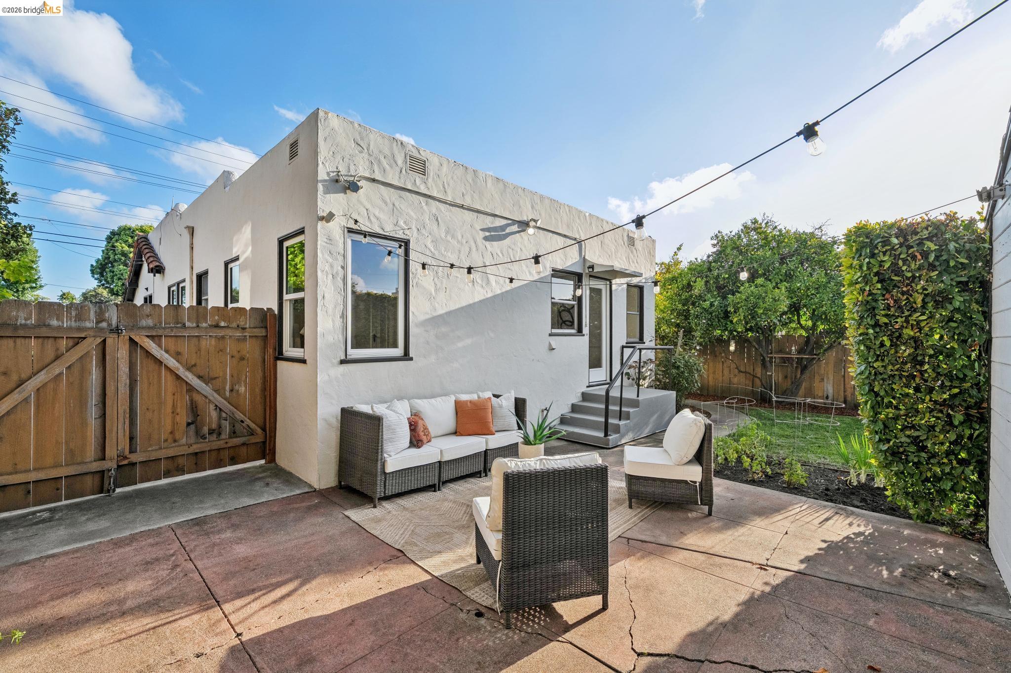 934 Estudillo Ave