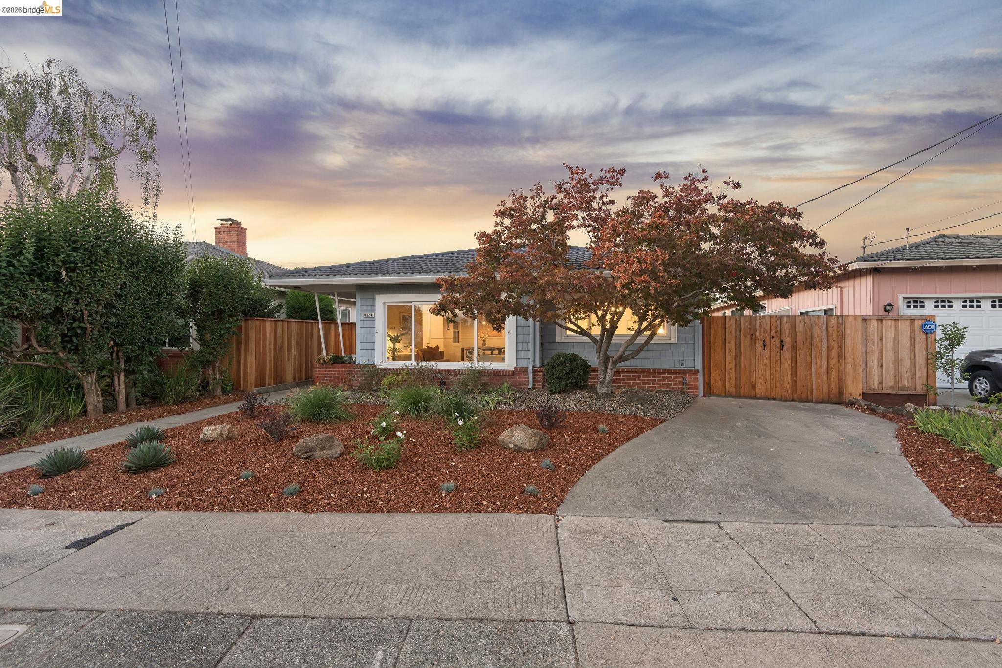1240 Dutton Ave