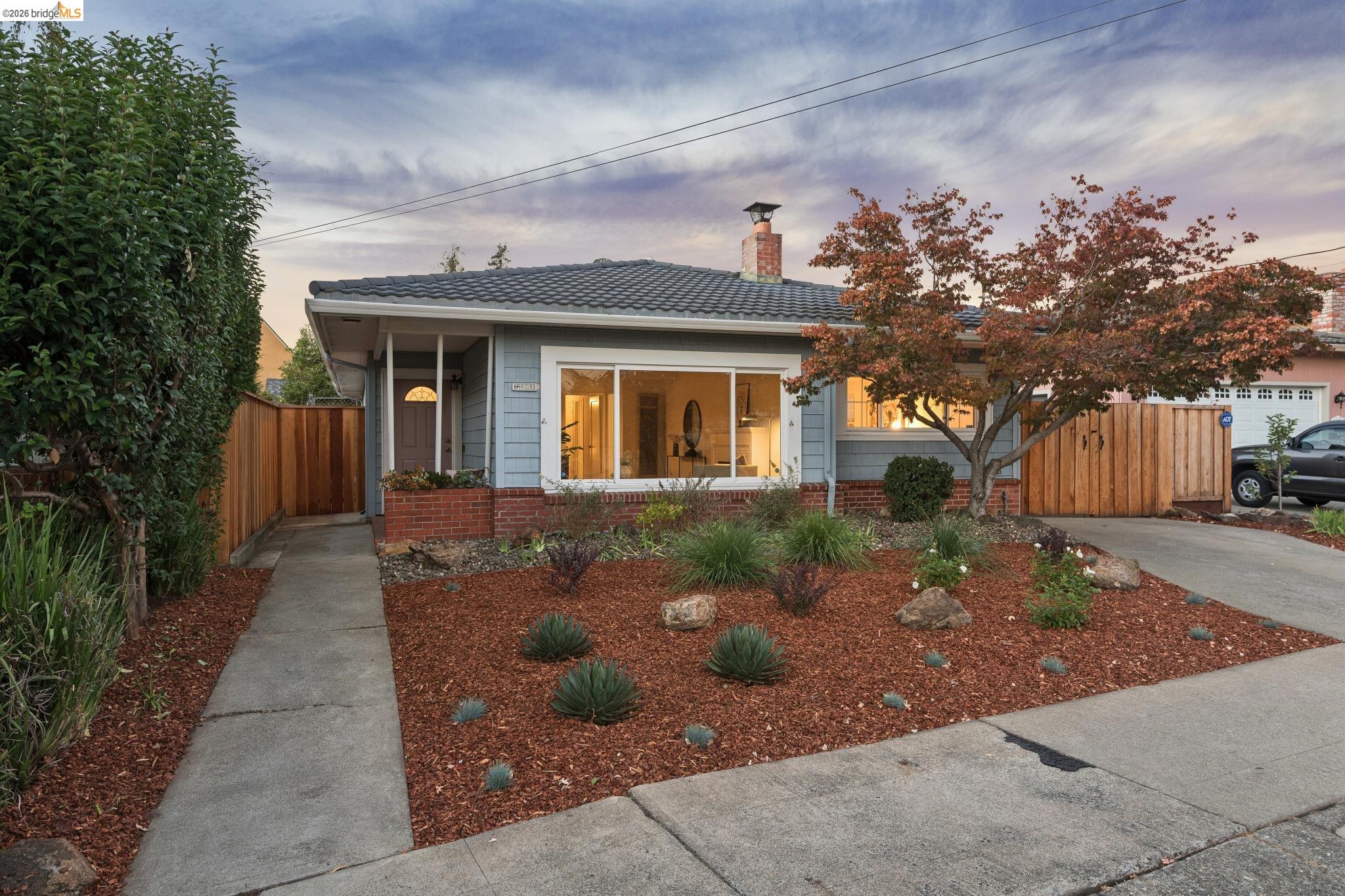 1240 Dutton Ave