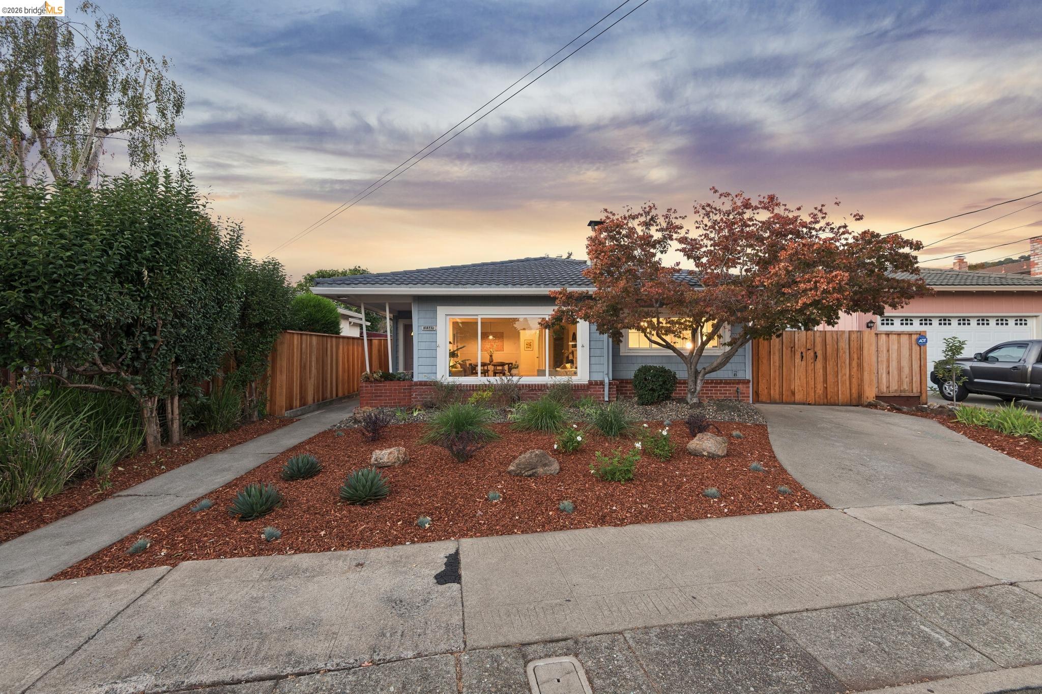 1240 Dutton Ave