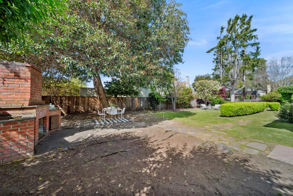 1111 San Rafael Street