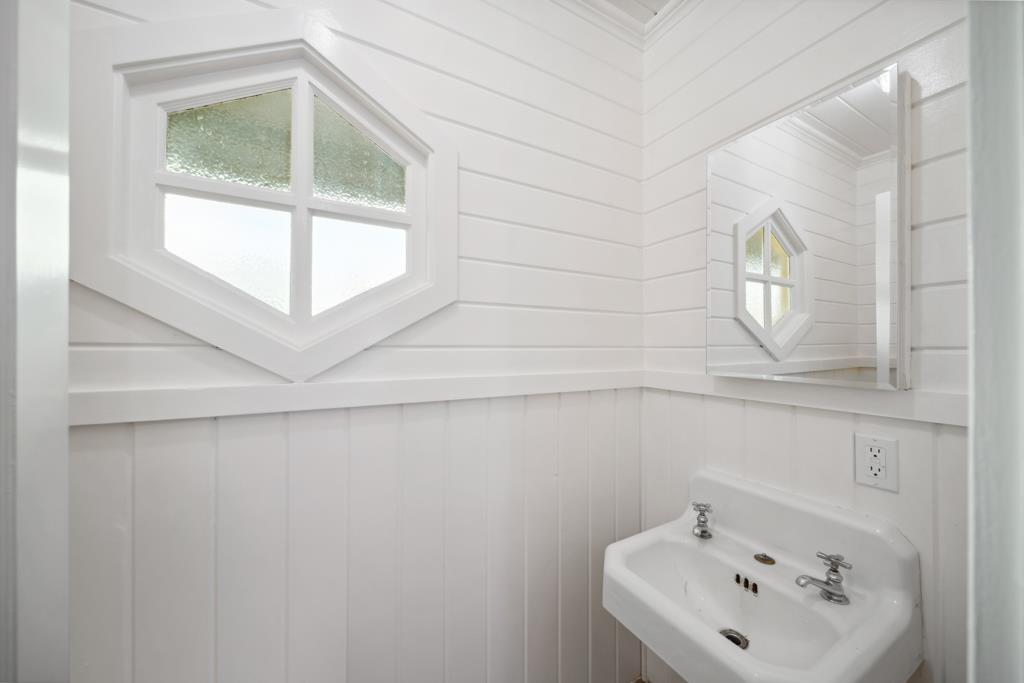 1111 San Rafael Street