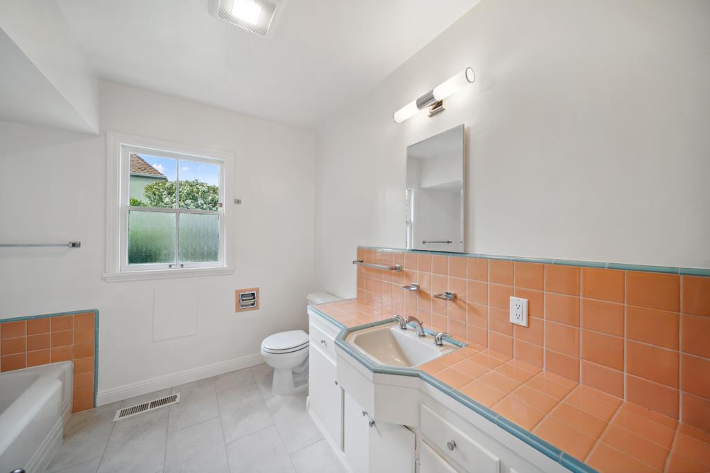 1111 San Rafael Street