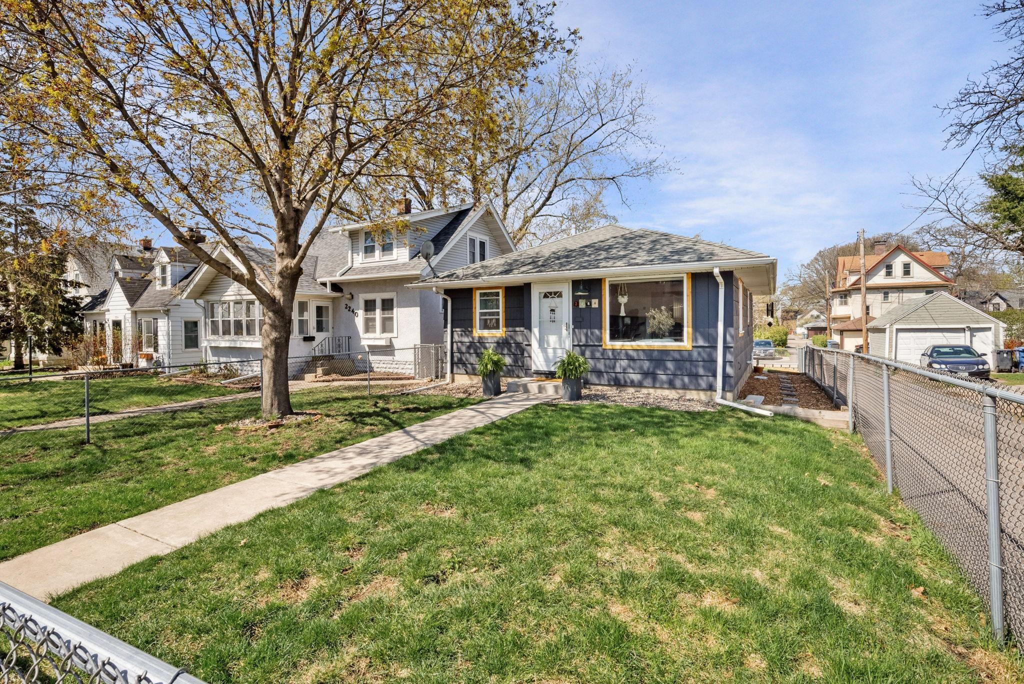 2244 Hayes Street NE