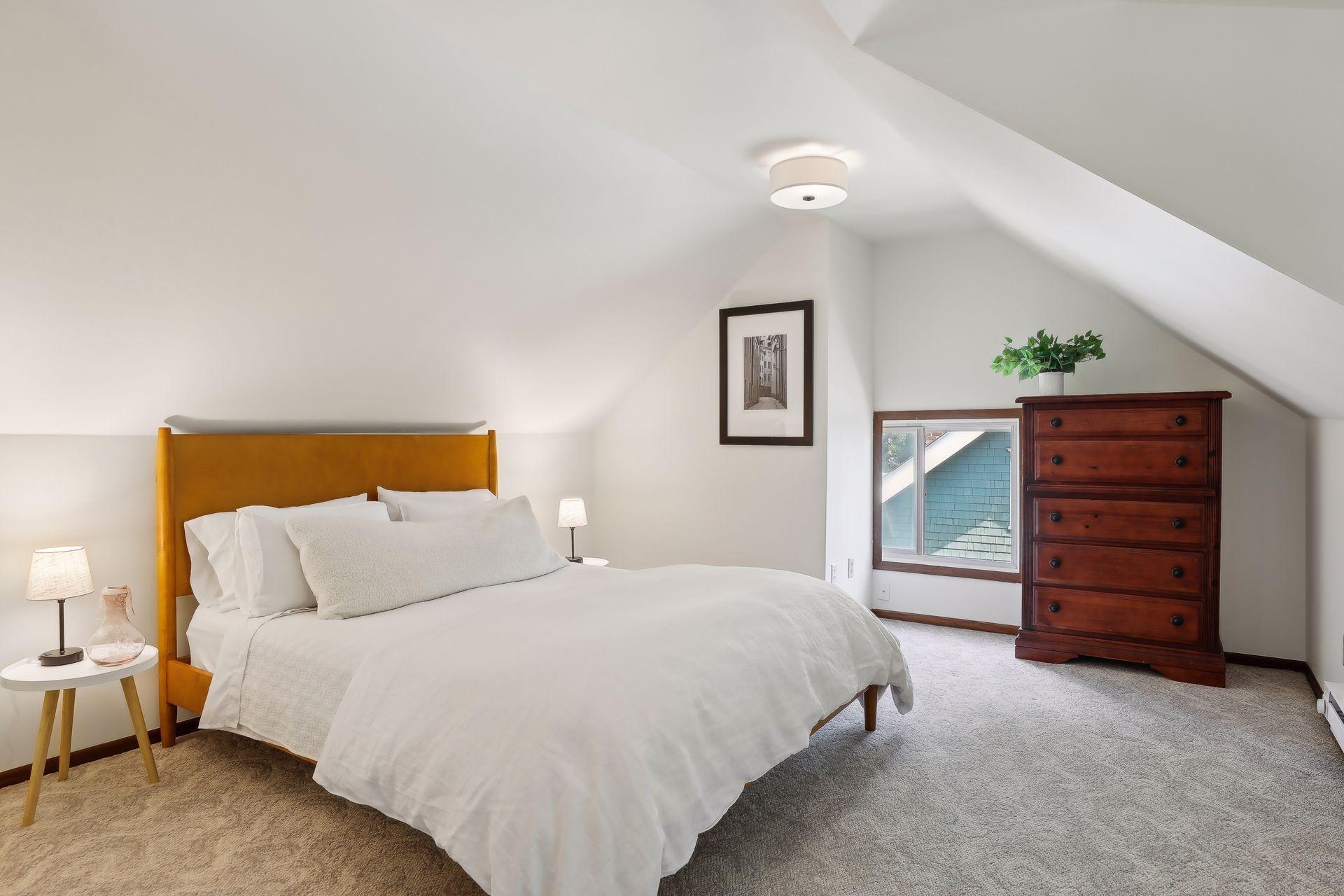 949 Saint Clair Avenue