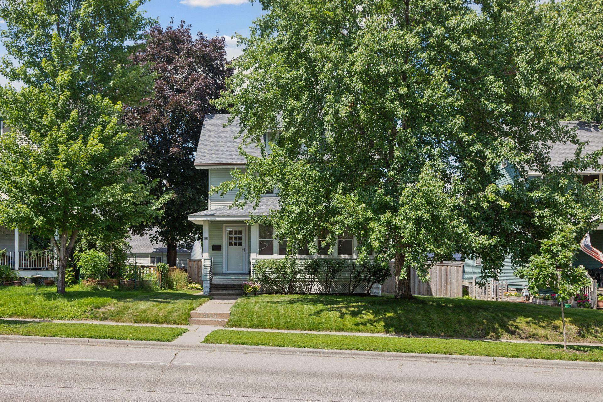 949 Saint Clair Avenue