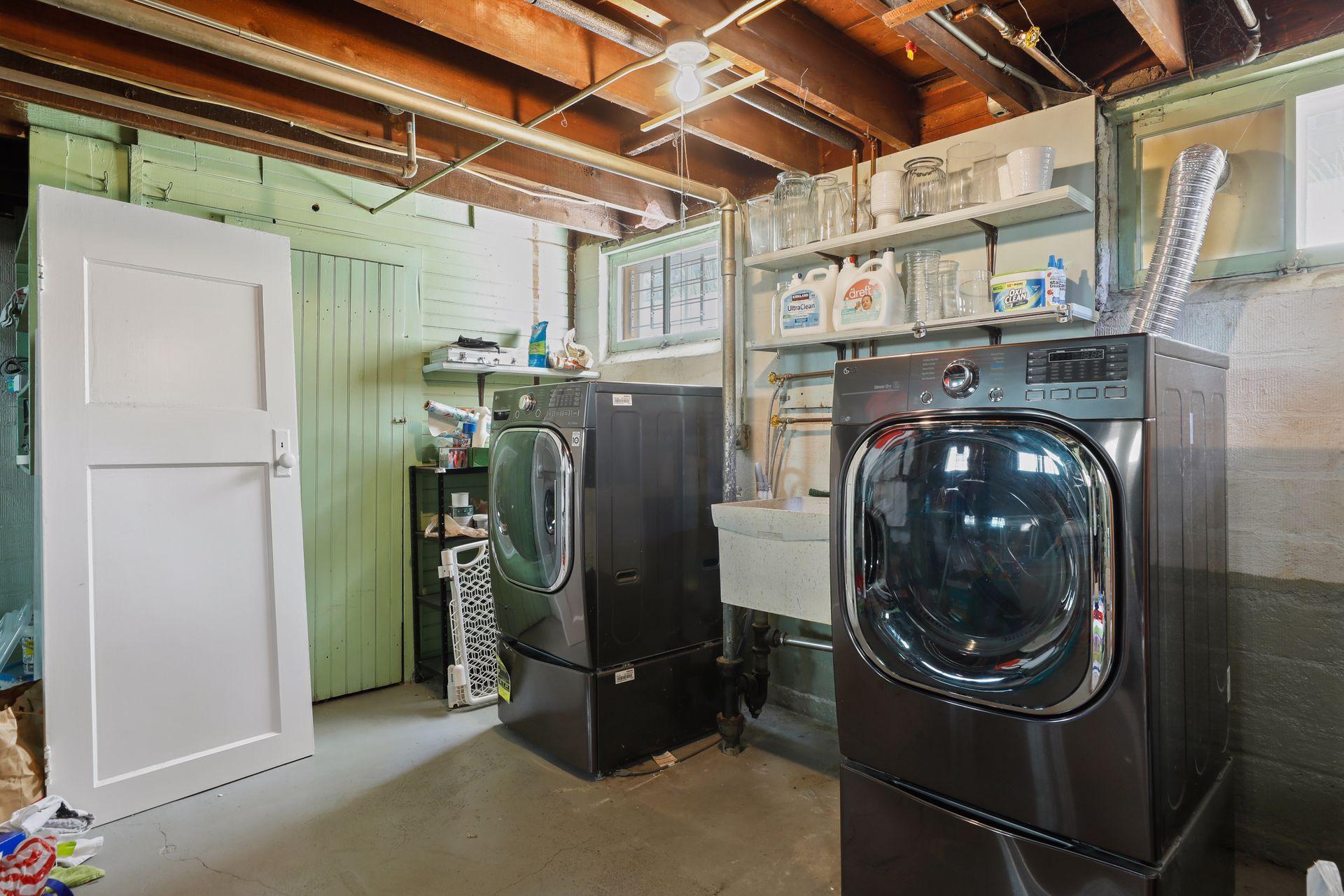 949 Saint Clair Avenue