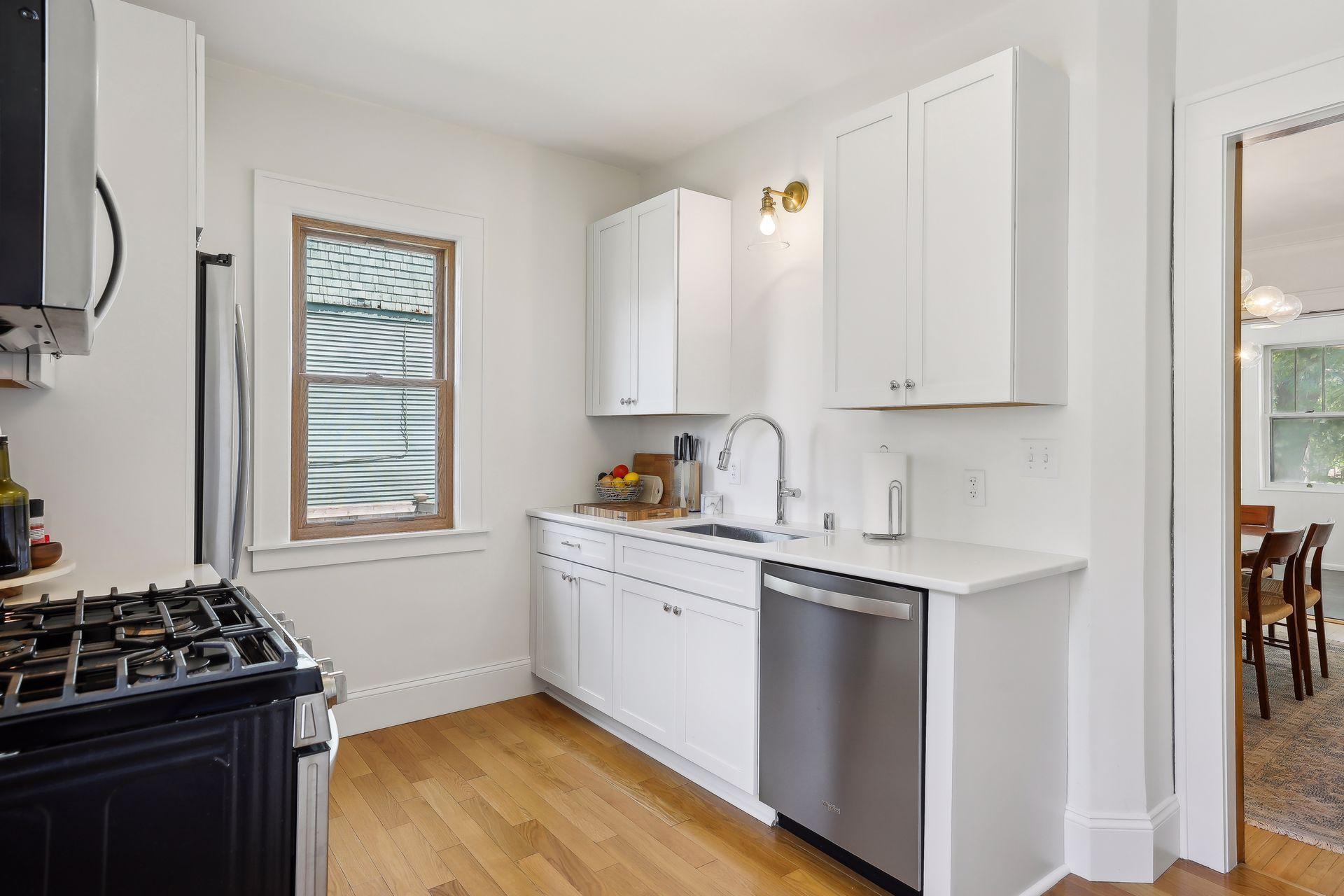 949 Saint Clair Avenue