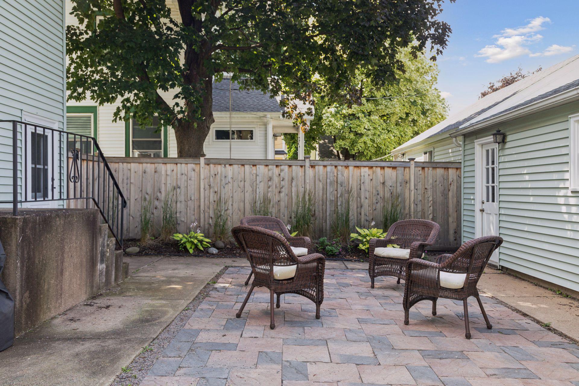 949 Saint Clair Avenue