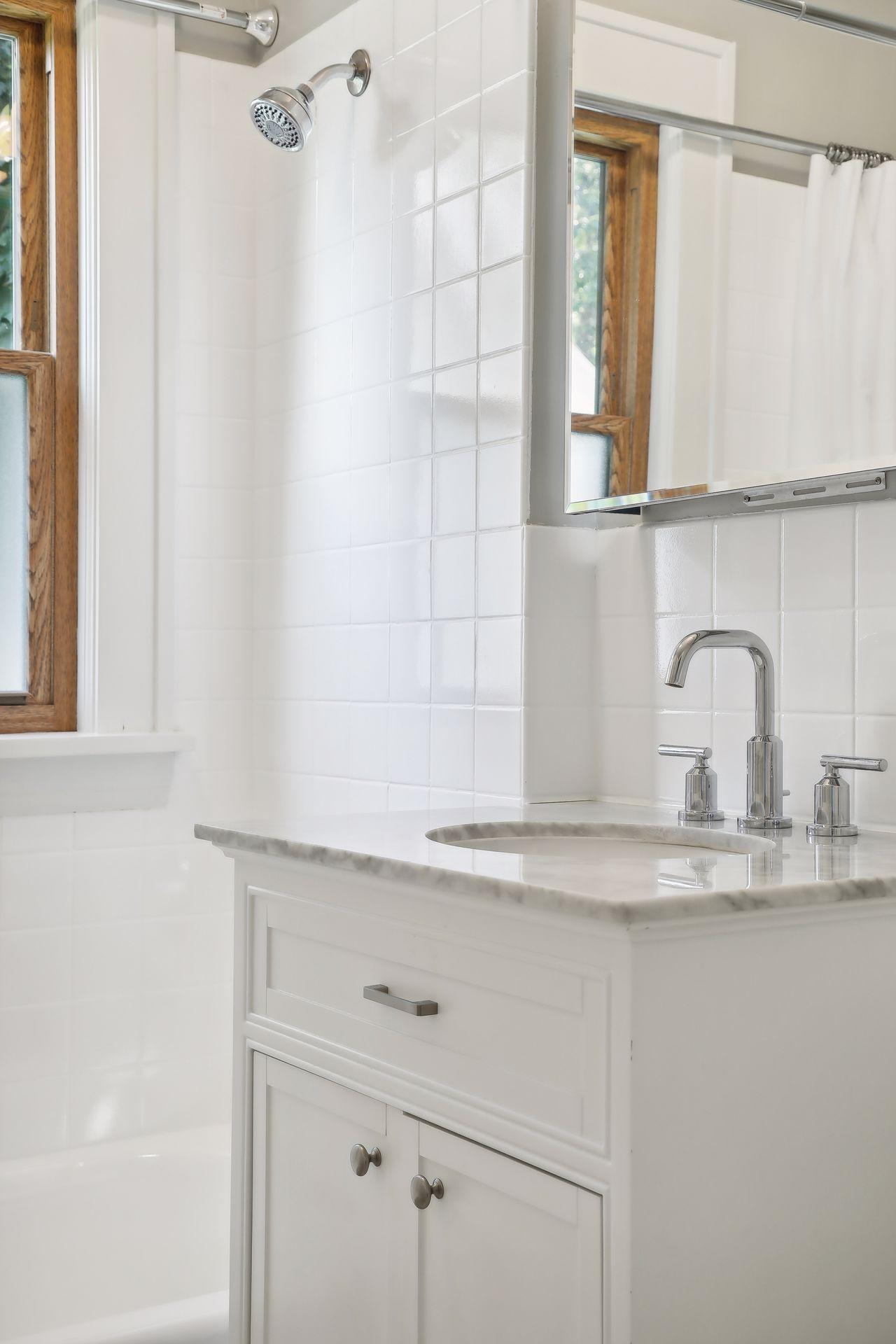 949 Saint Clair Avenue