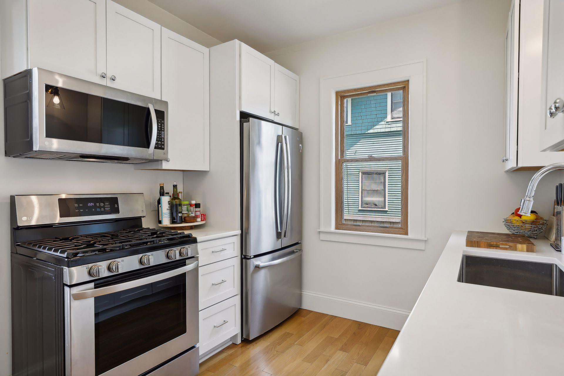 949 Saint Clair Avenue