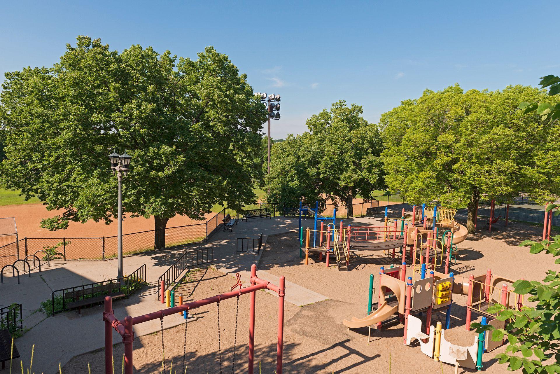 949 Saint Clair Avenue