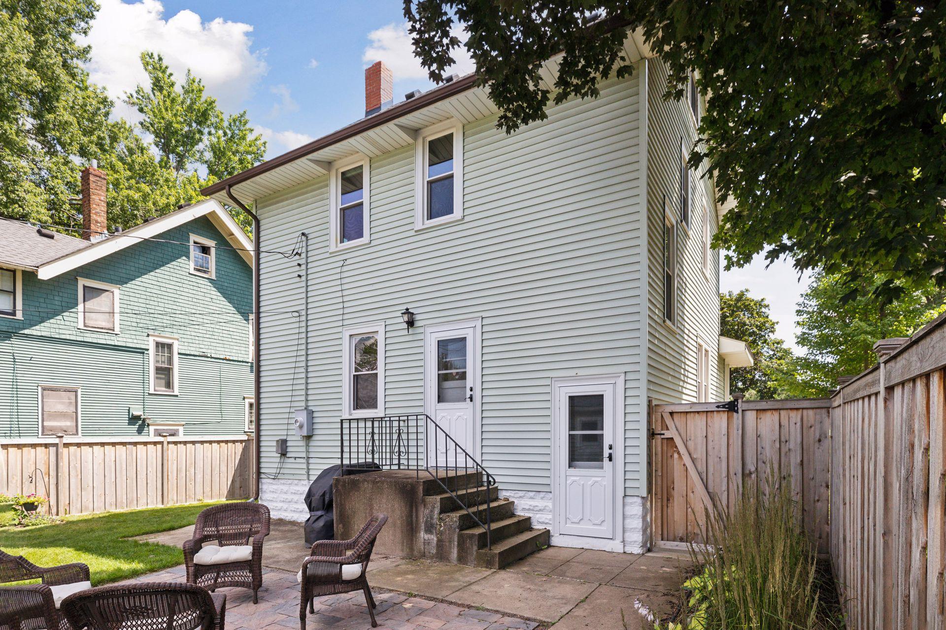 949 Saint Clair Avenue