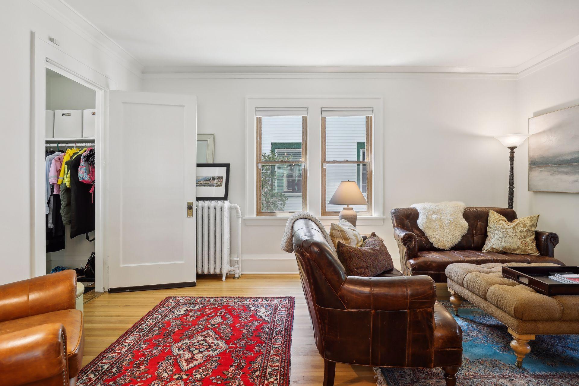 949 Saint Clair Avenue