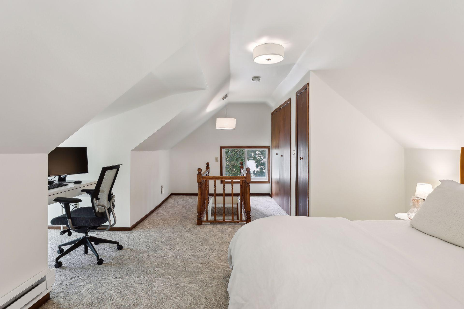 949 Saint Clair Avenue