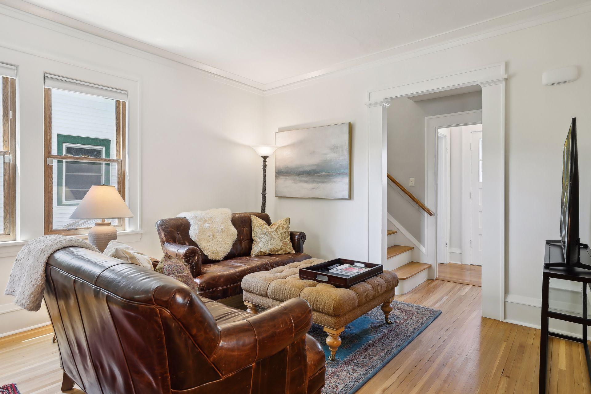 949 Saint Clair Avenue