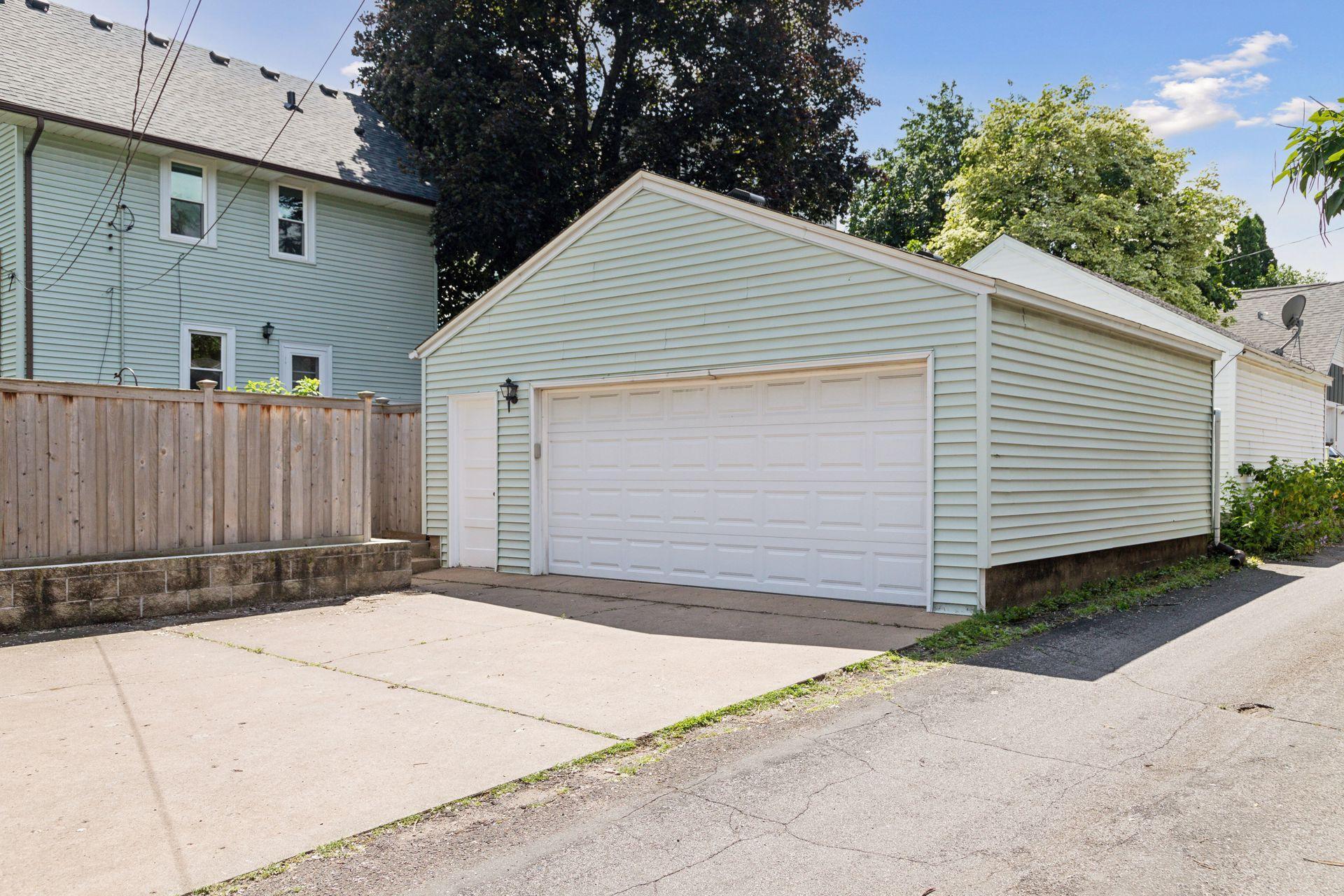 949 Saint Clair Avenue