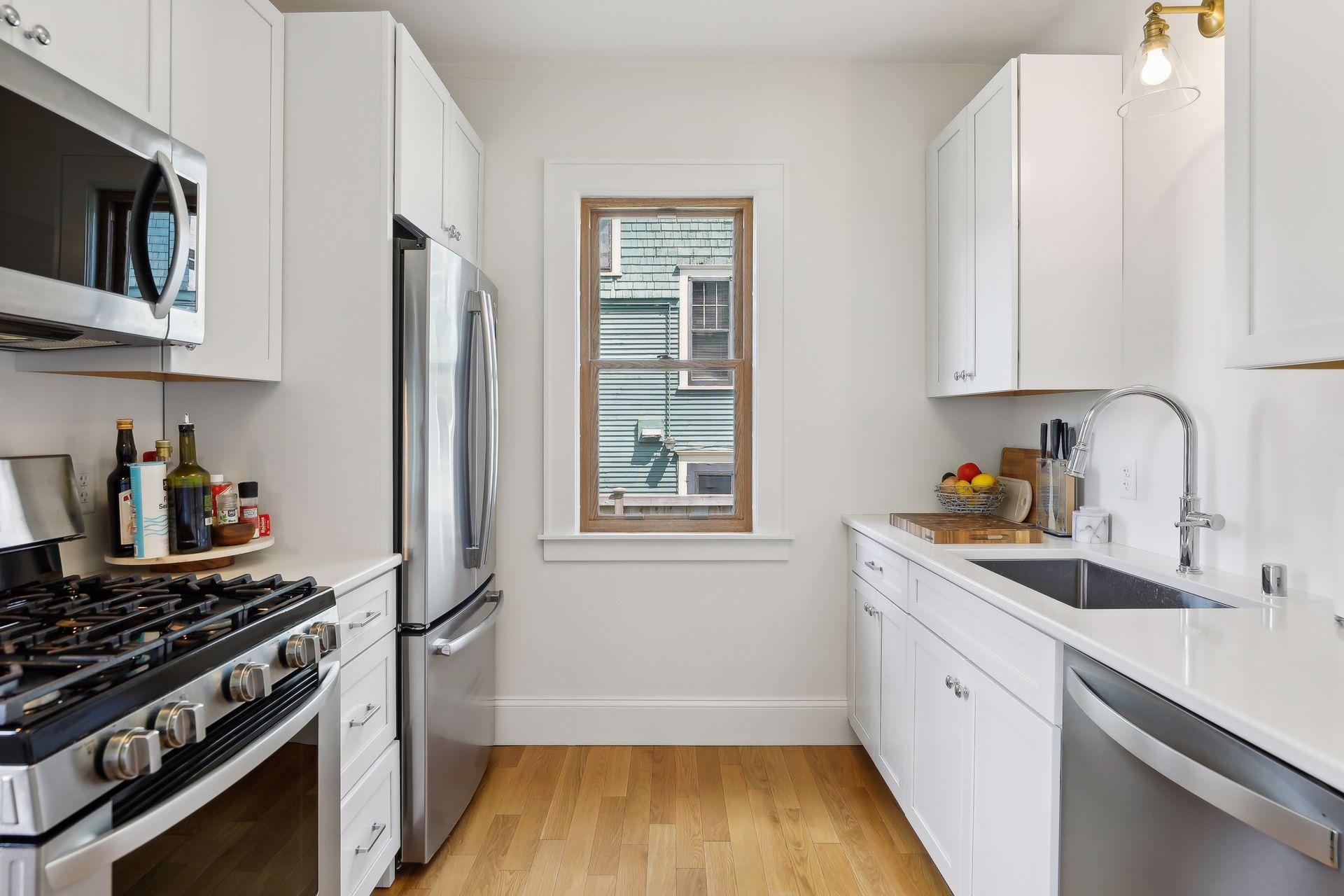 949 Saint Clair Avenue