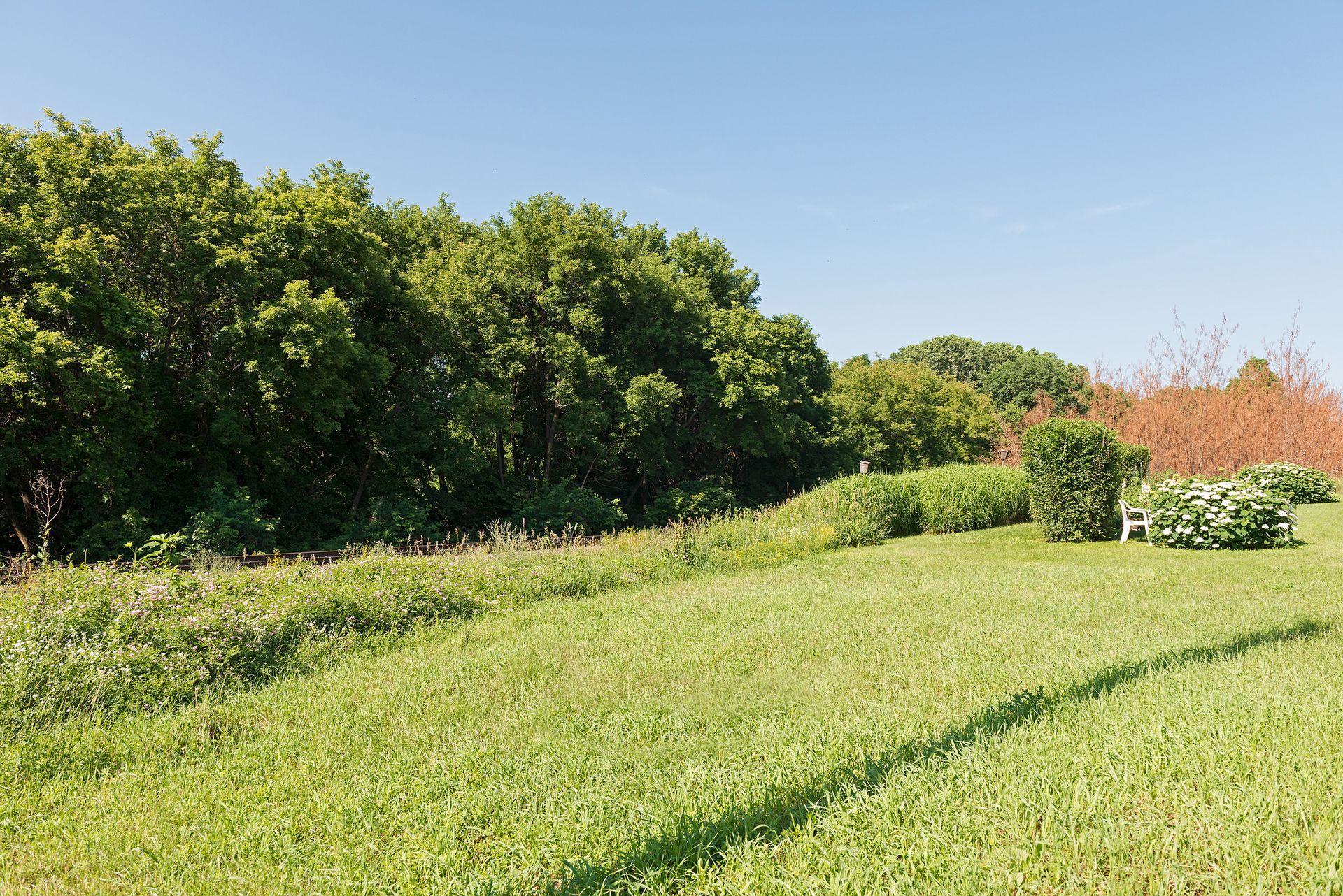 949 Saint Clair Avenue