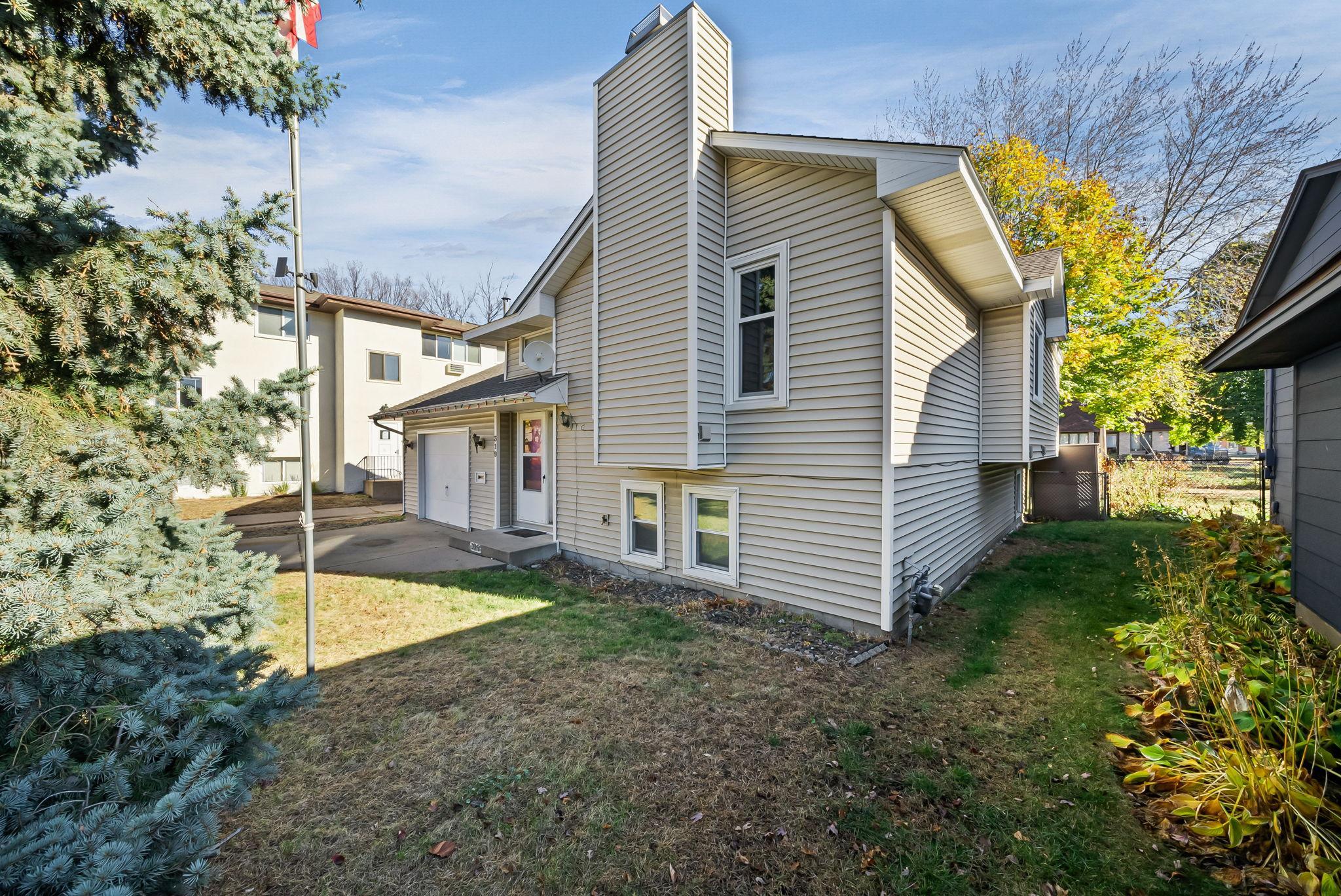 319 Monroe Street NE