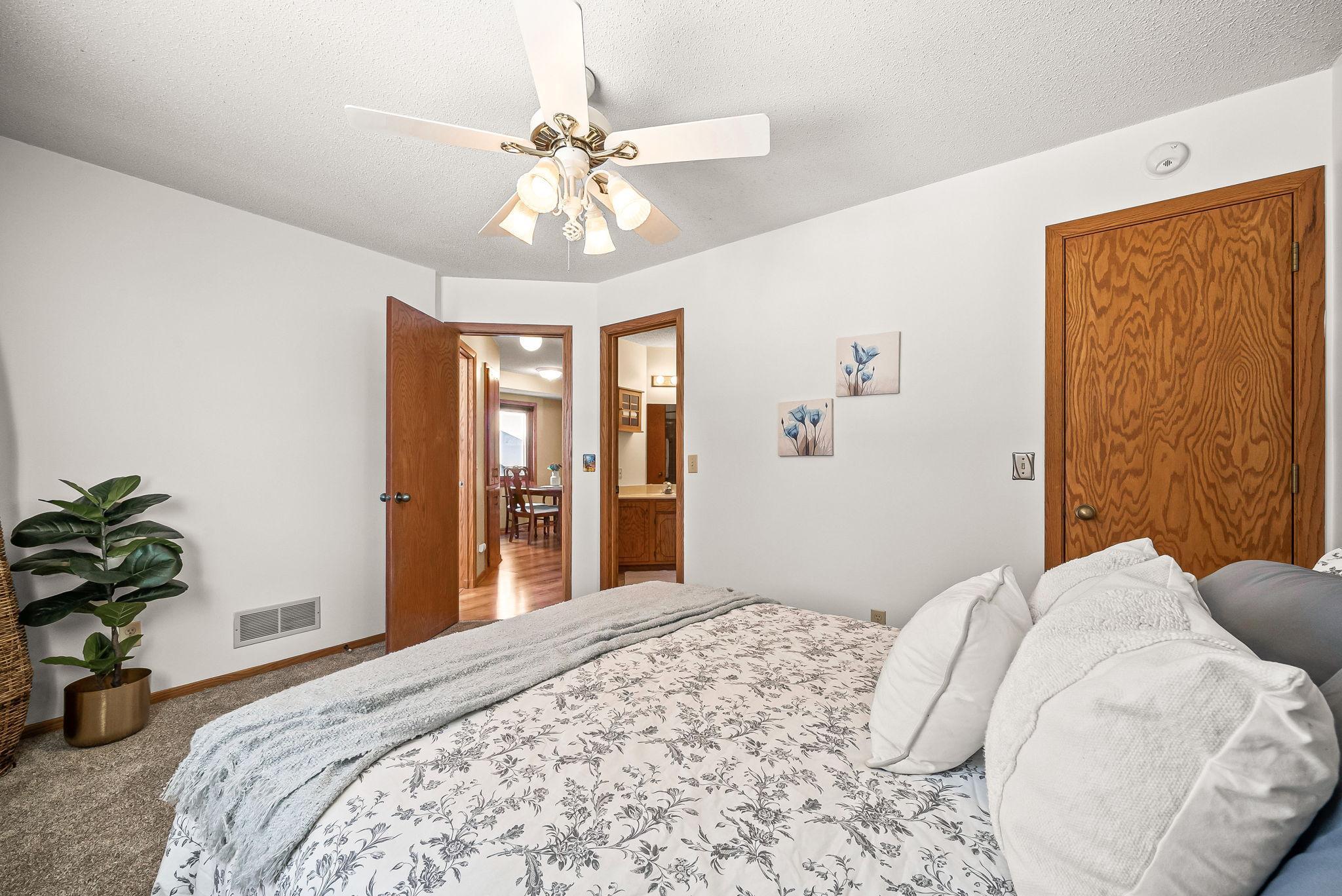 319 Monroe Street NE