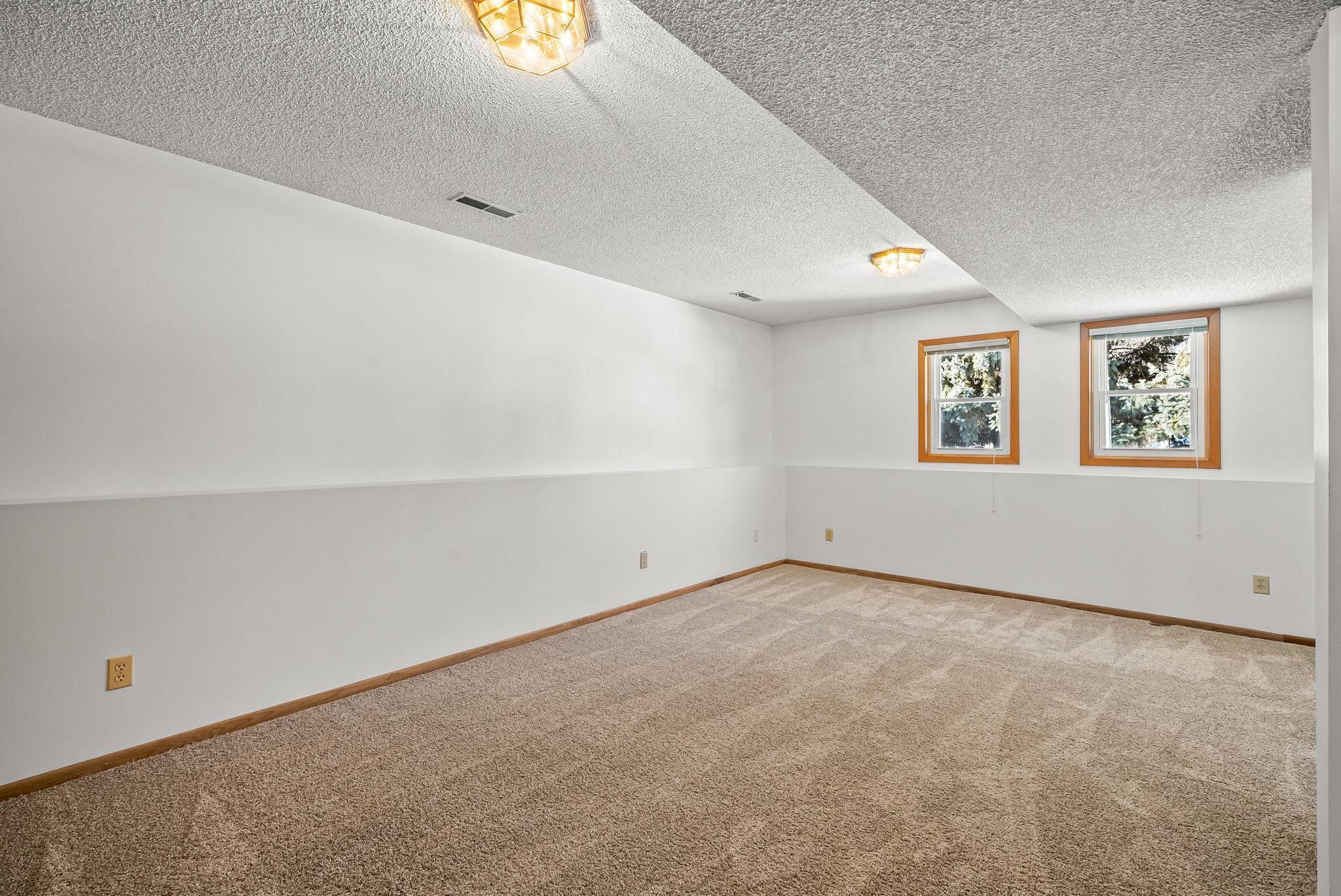 319 Monroe Street NE