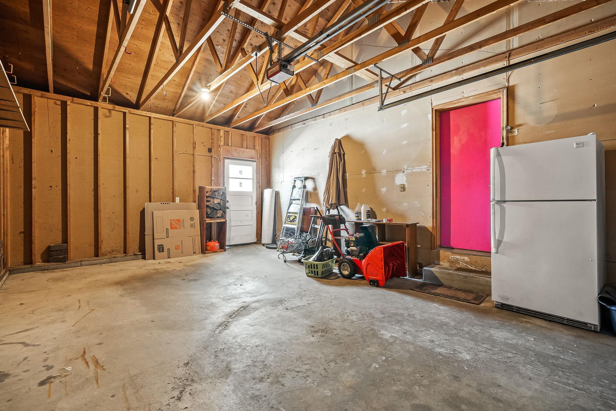 319 Monroe Street NE