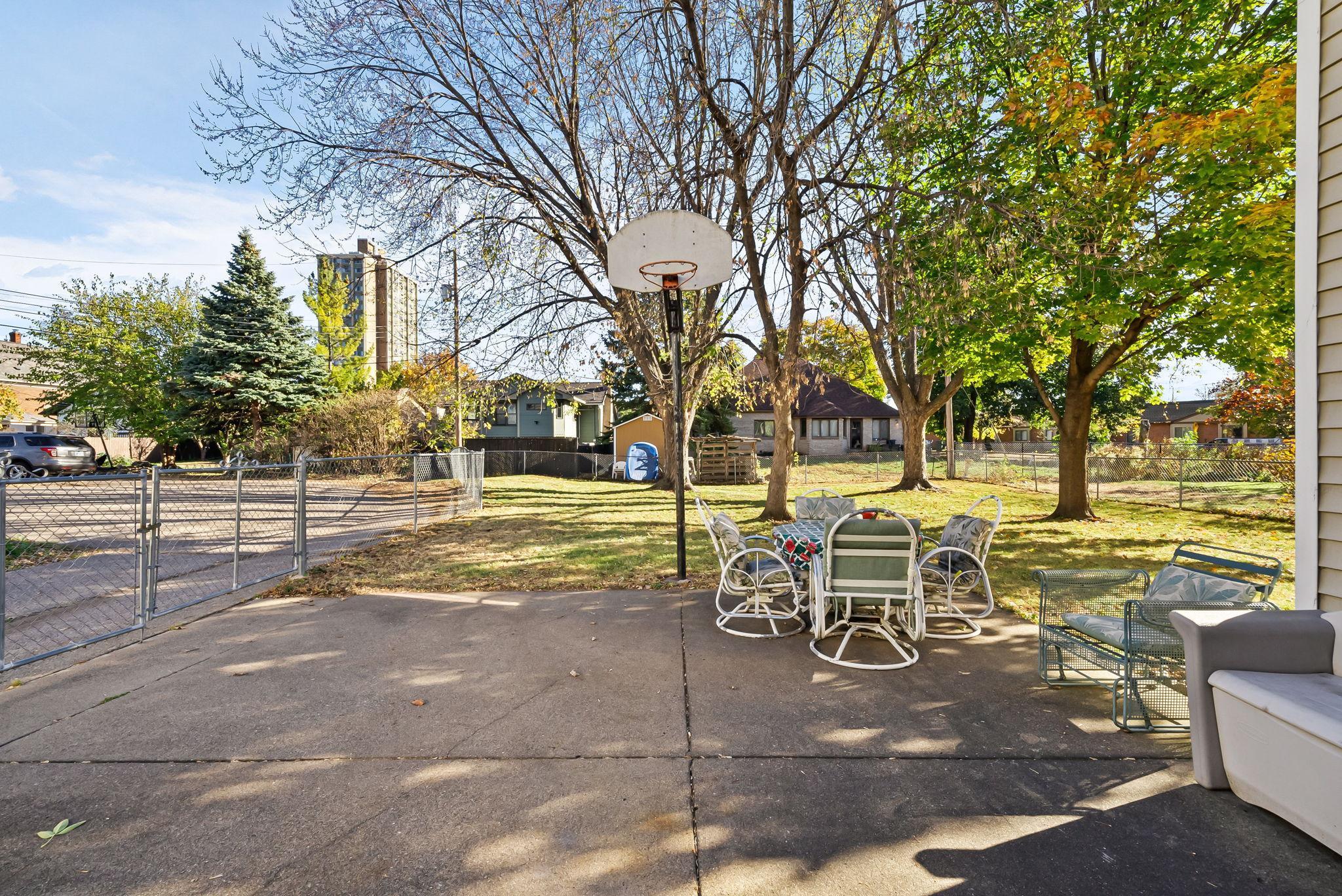 319 Monroe Street NE