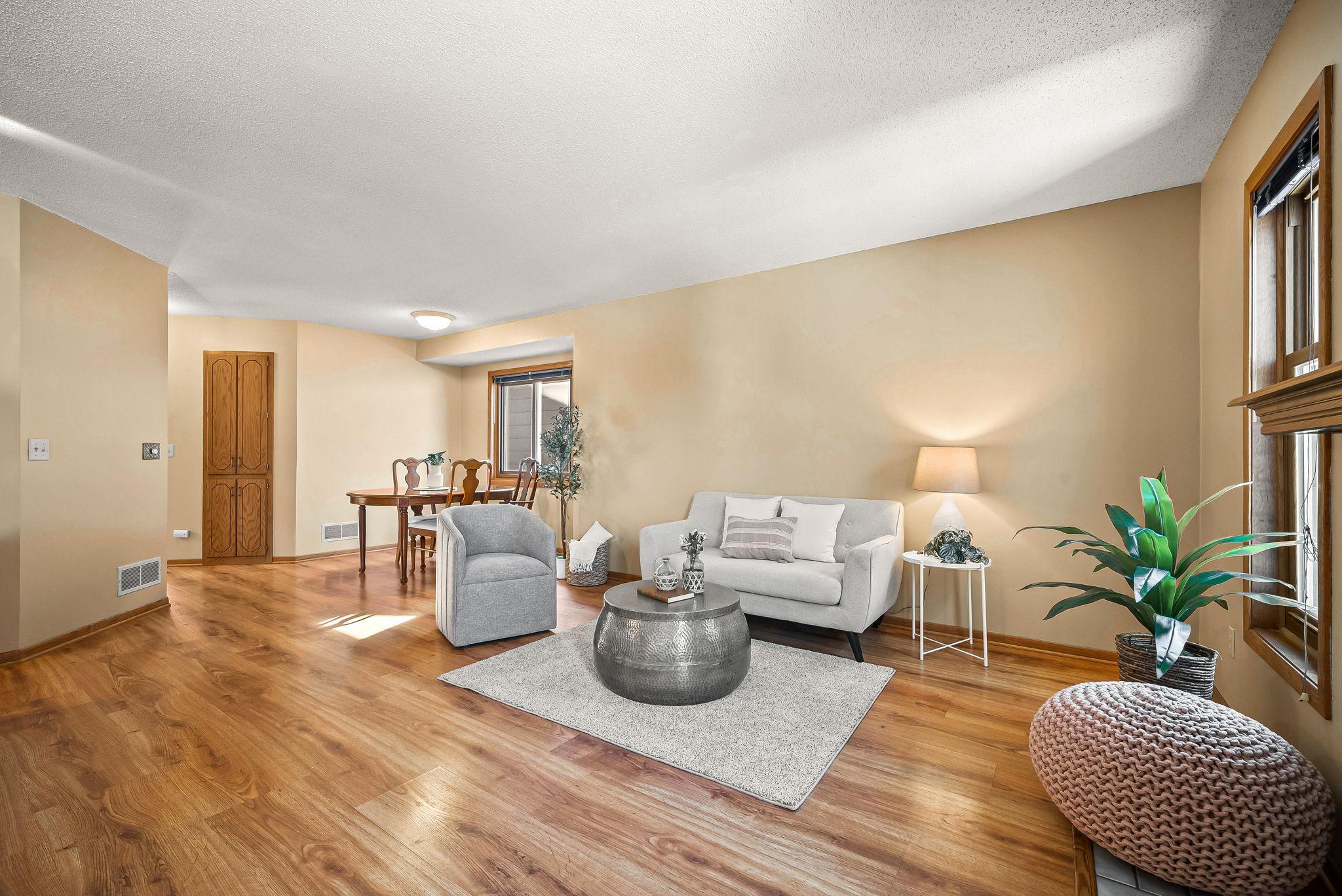 319 Monroe Street NE