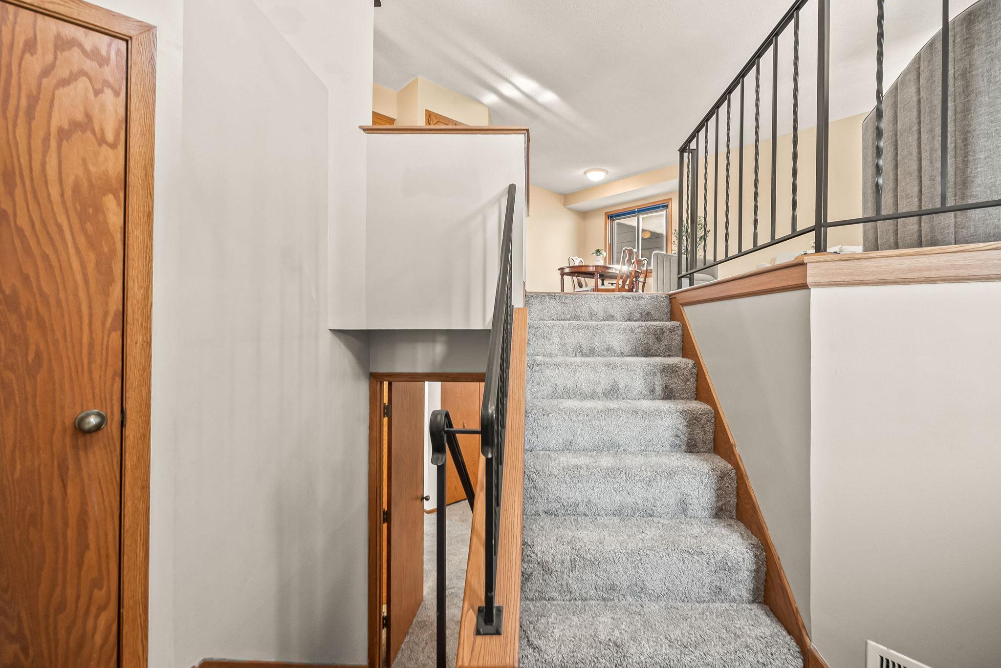 319 Monroe Street NE