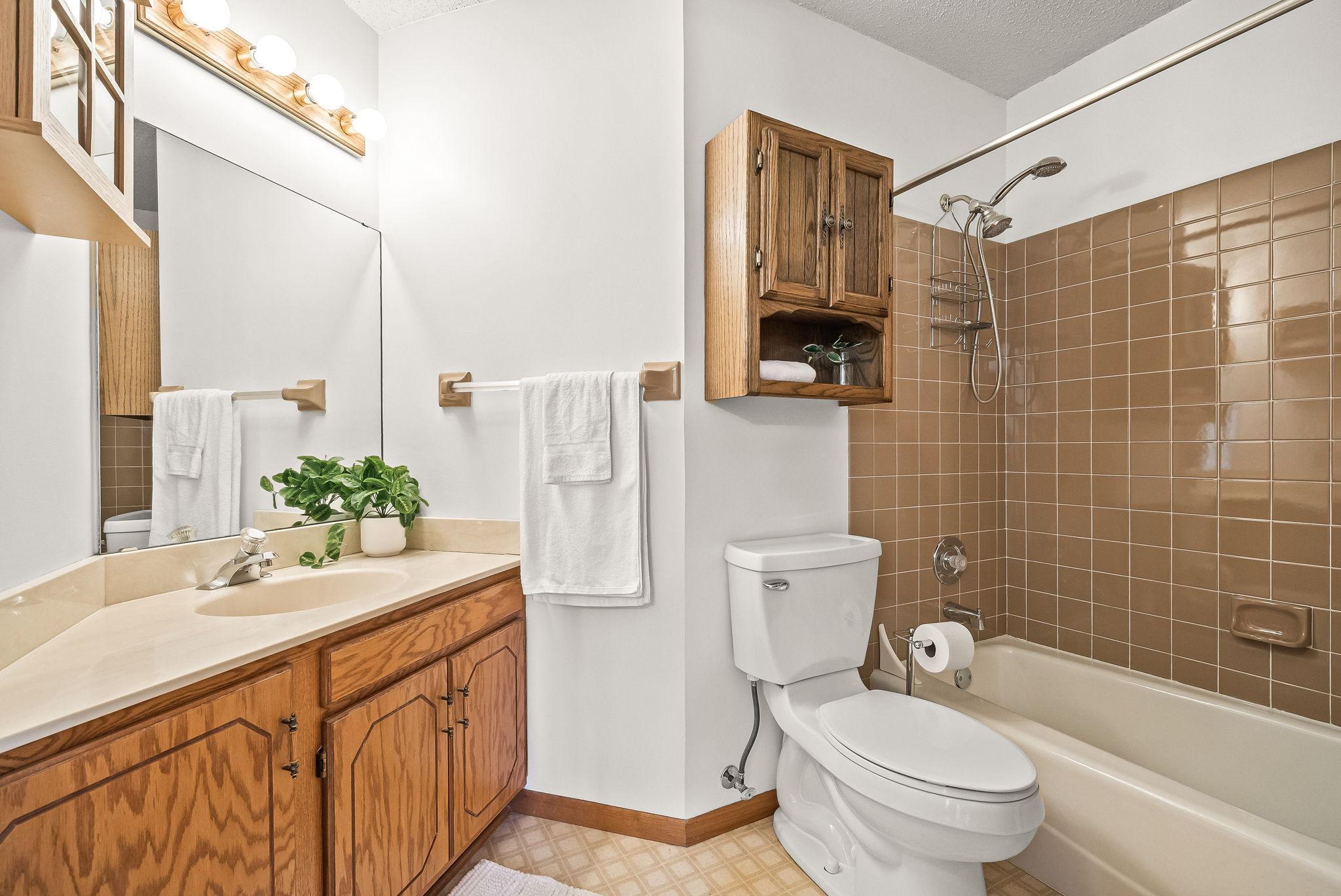 319 Monroe Street NE