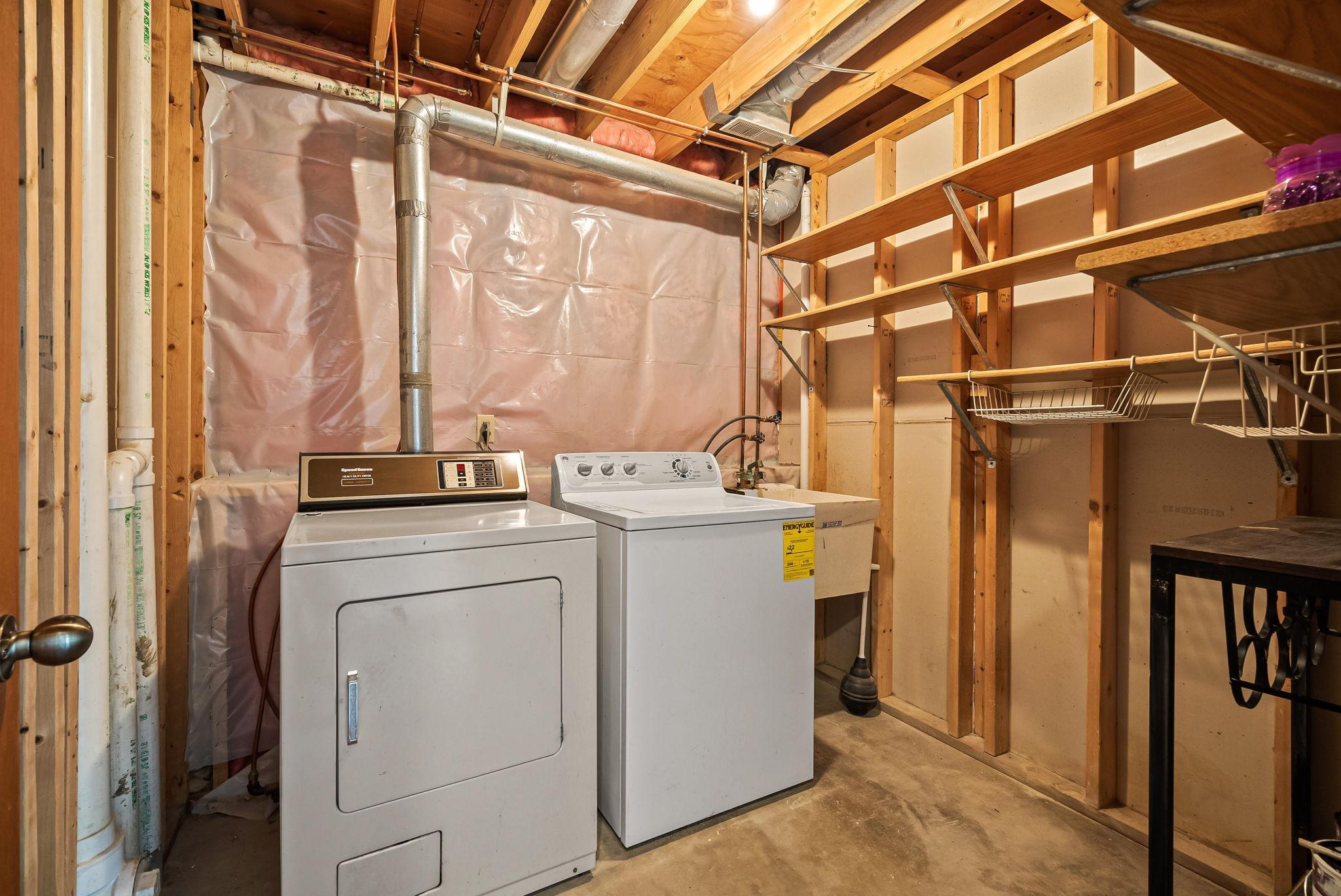 319 Monroe Street NE