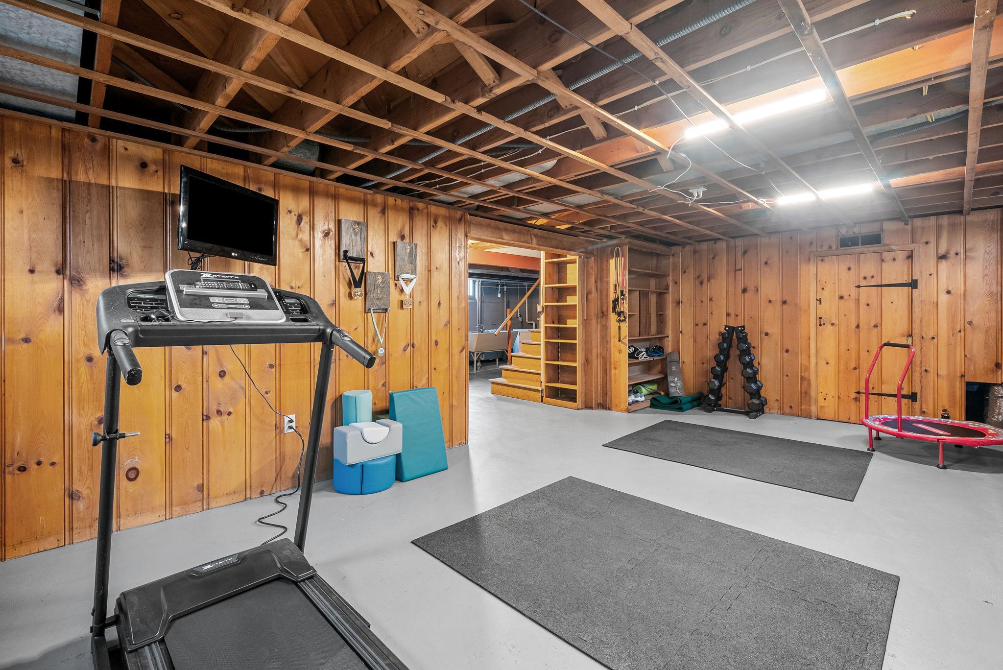 2214 Roosevelt Street NE