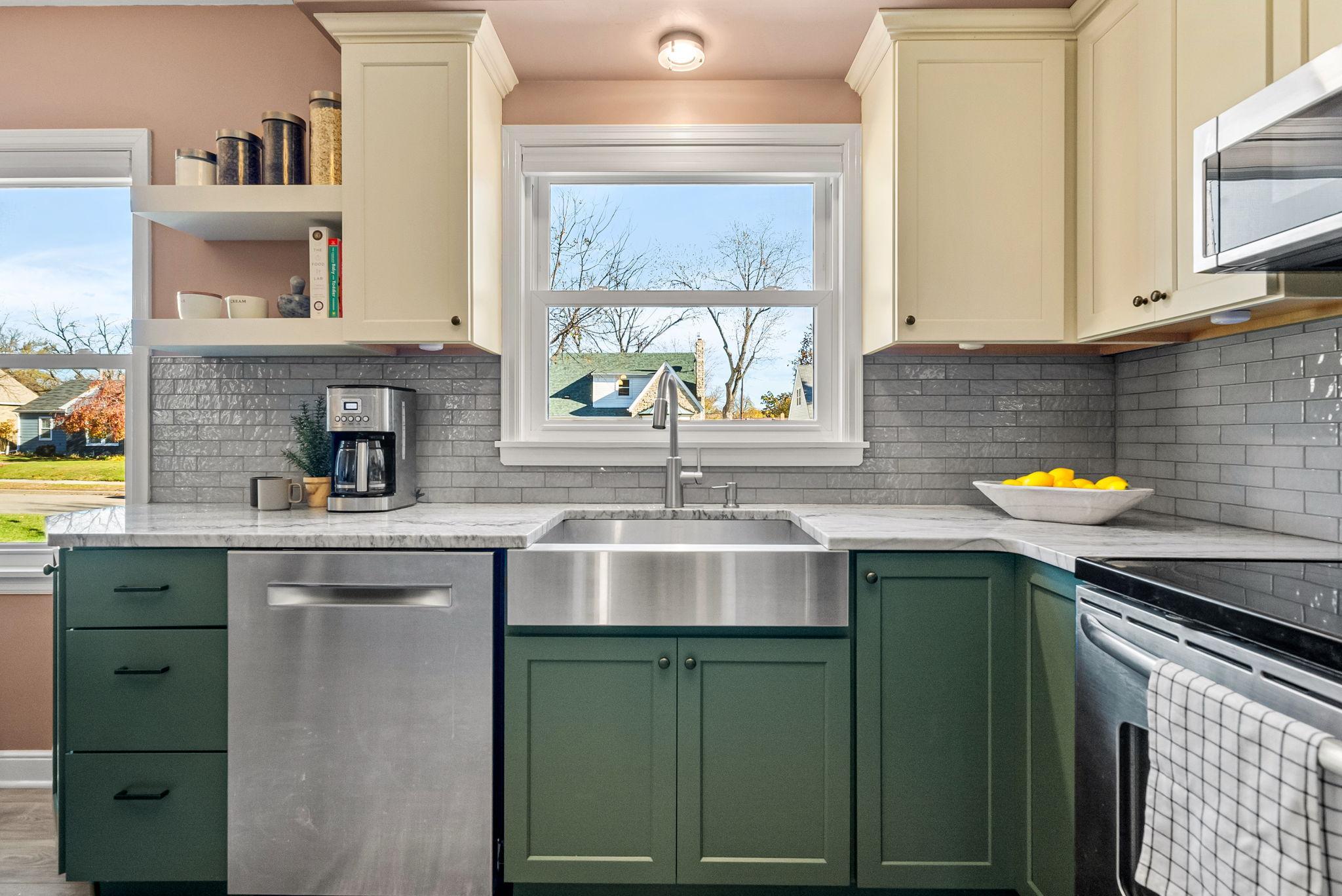 2214 Roosevelt Street NE