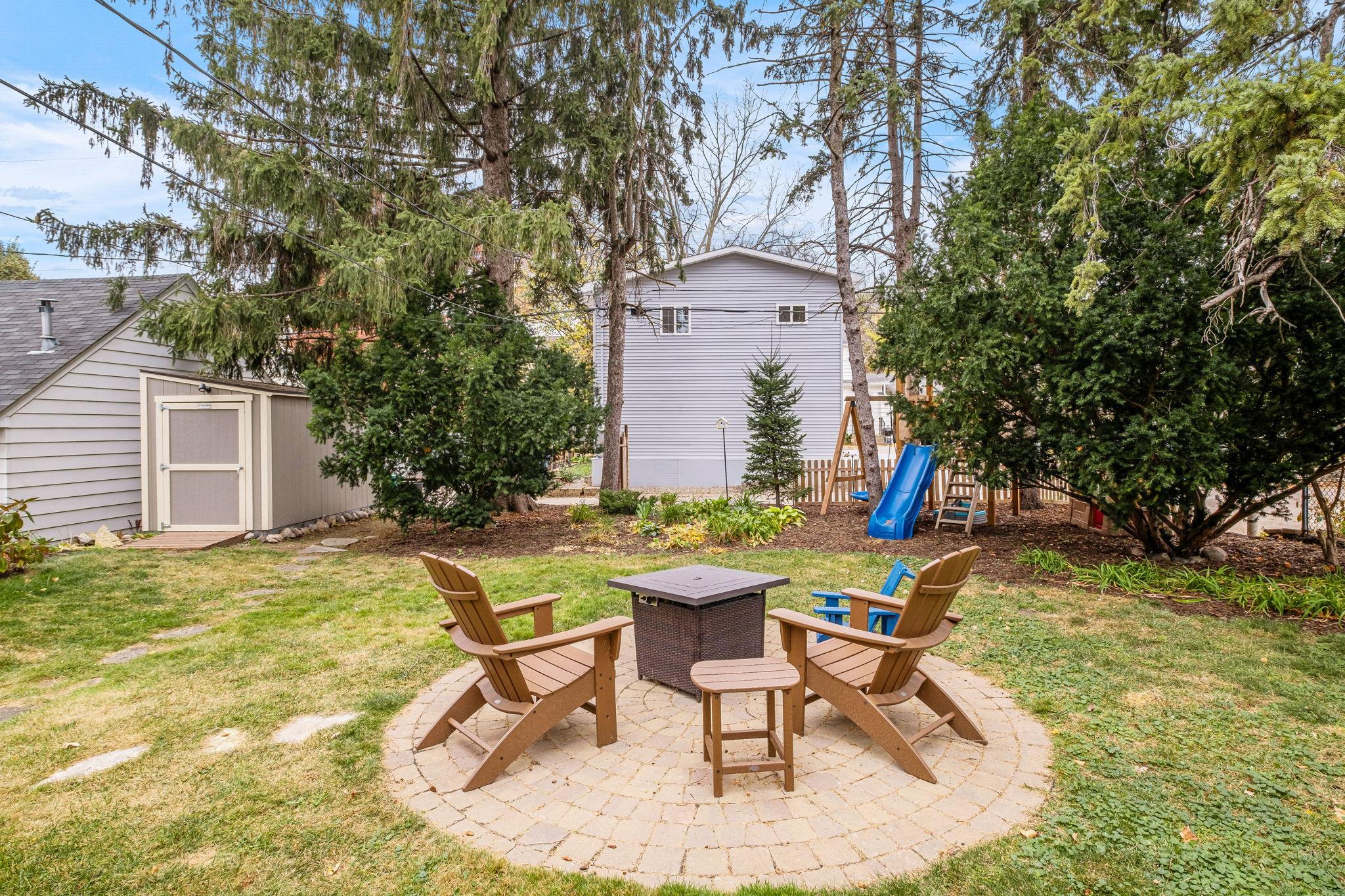 2214 Roosevelt Street NE