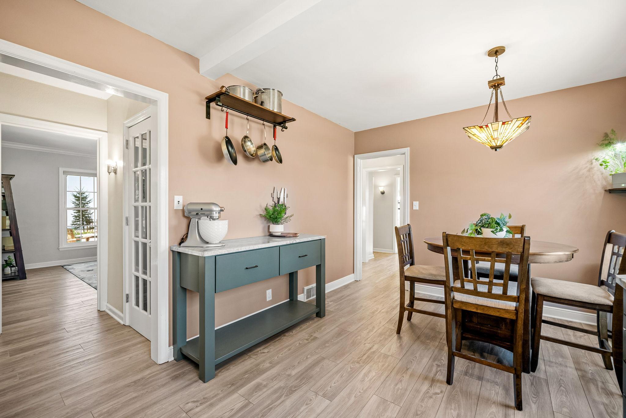 2214 Roosevelt Street NE