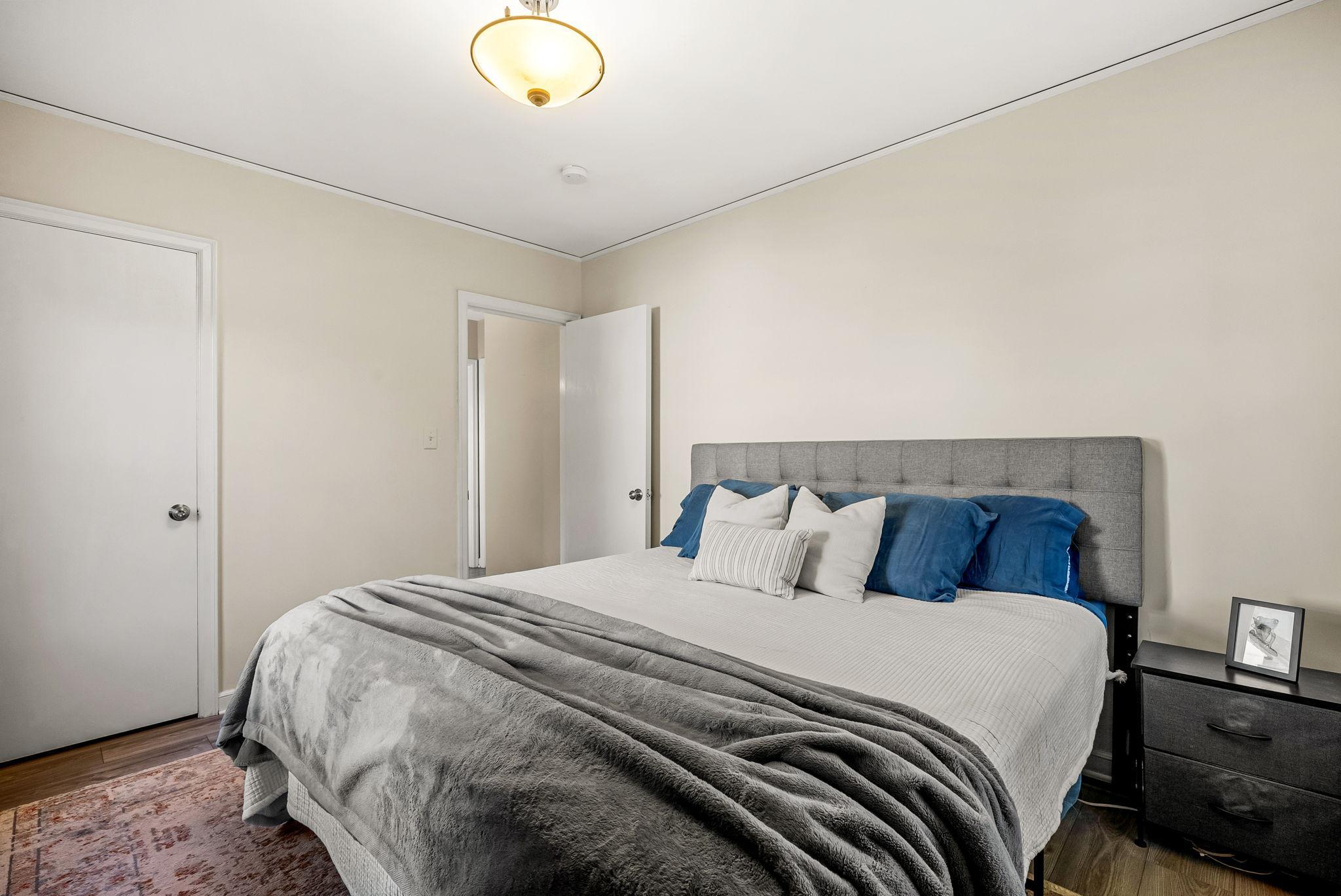 2214 Roosevelt Street NE