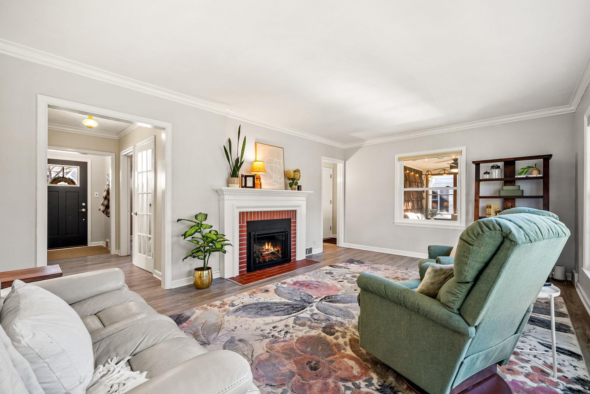 2214 Roosevelt Street NE