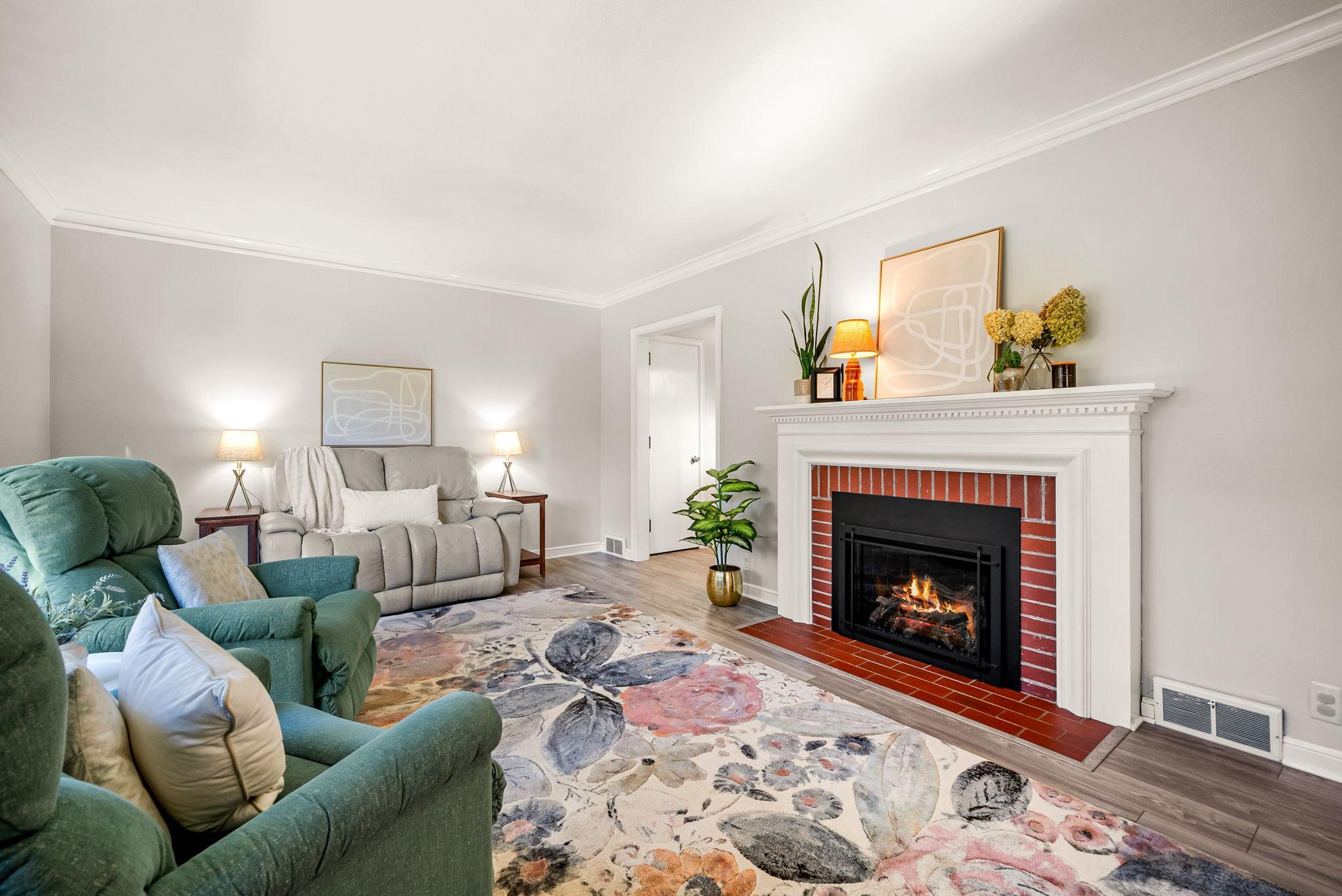 2214 Roosevelt Street NE