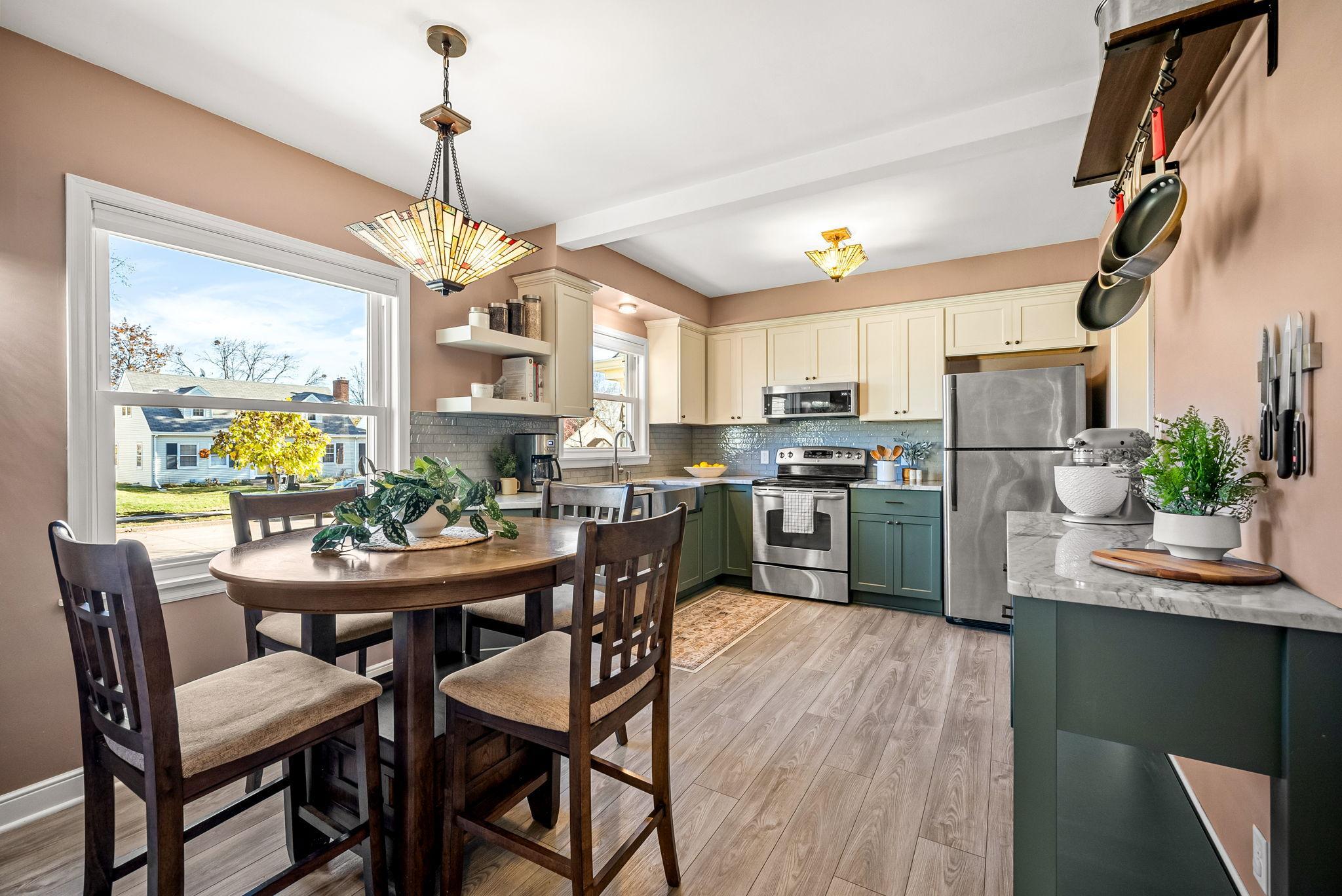 2214 Roosevelt Street NE