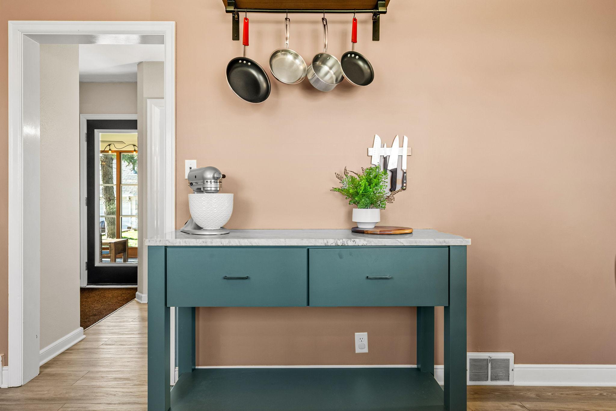 2214 Roosevelt Street NE