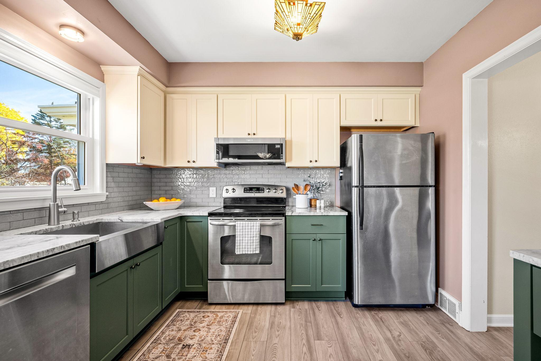 2214 Roosevelt Street NE