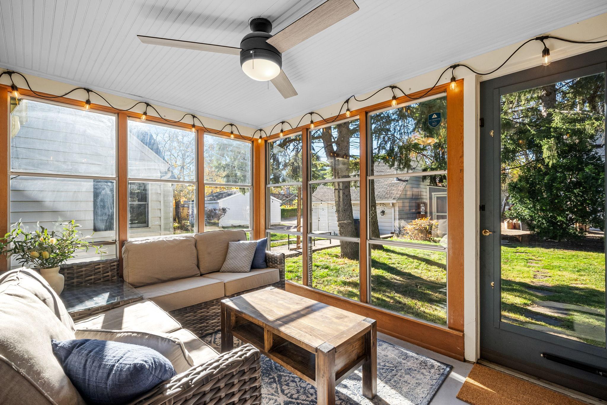 2214 Roosevelt Street NE