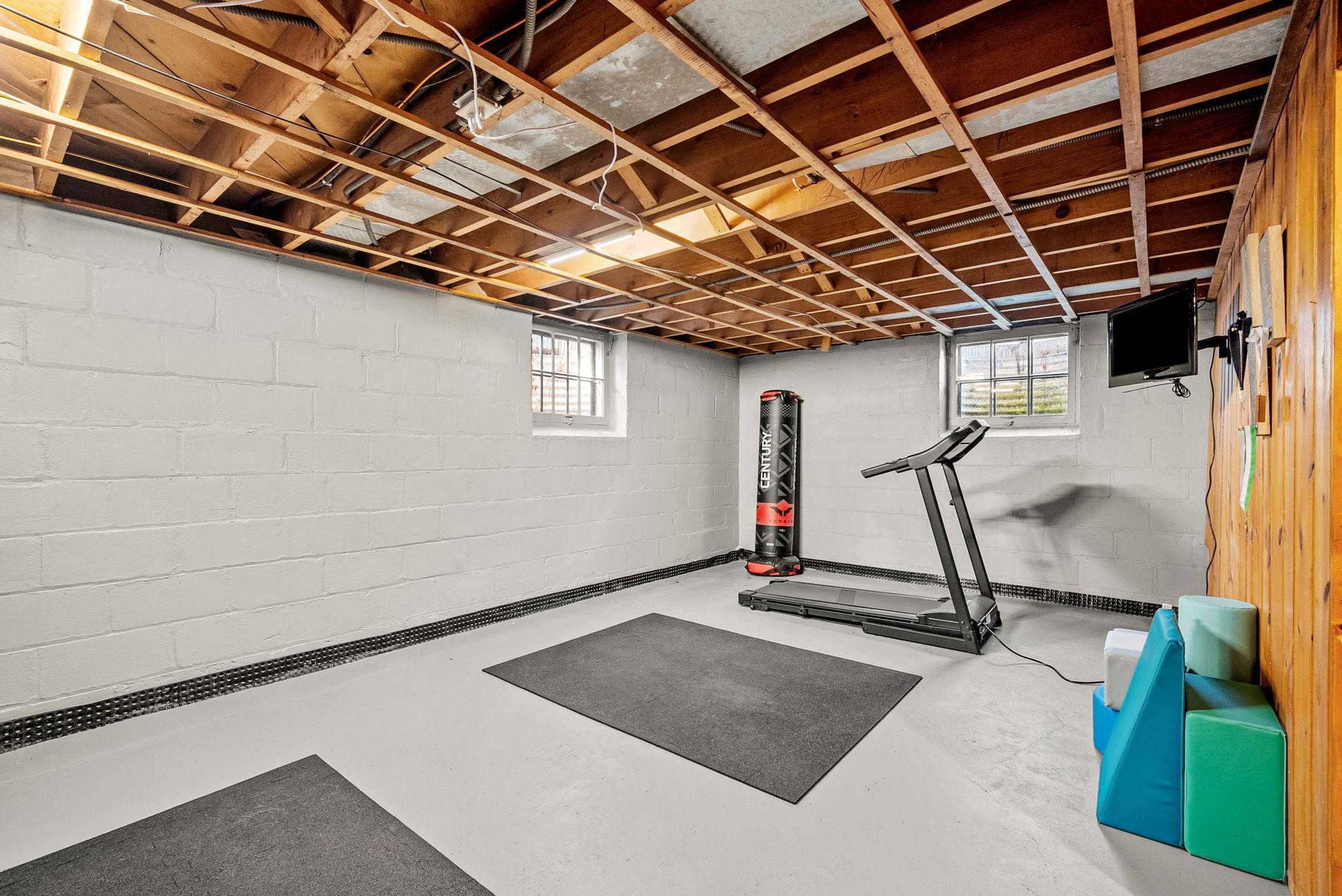 2214 Roosevelt Street NE