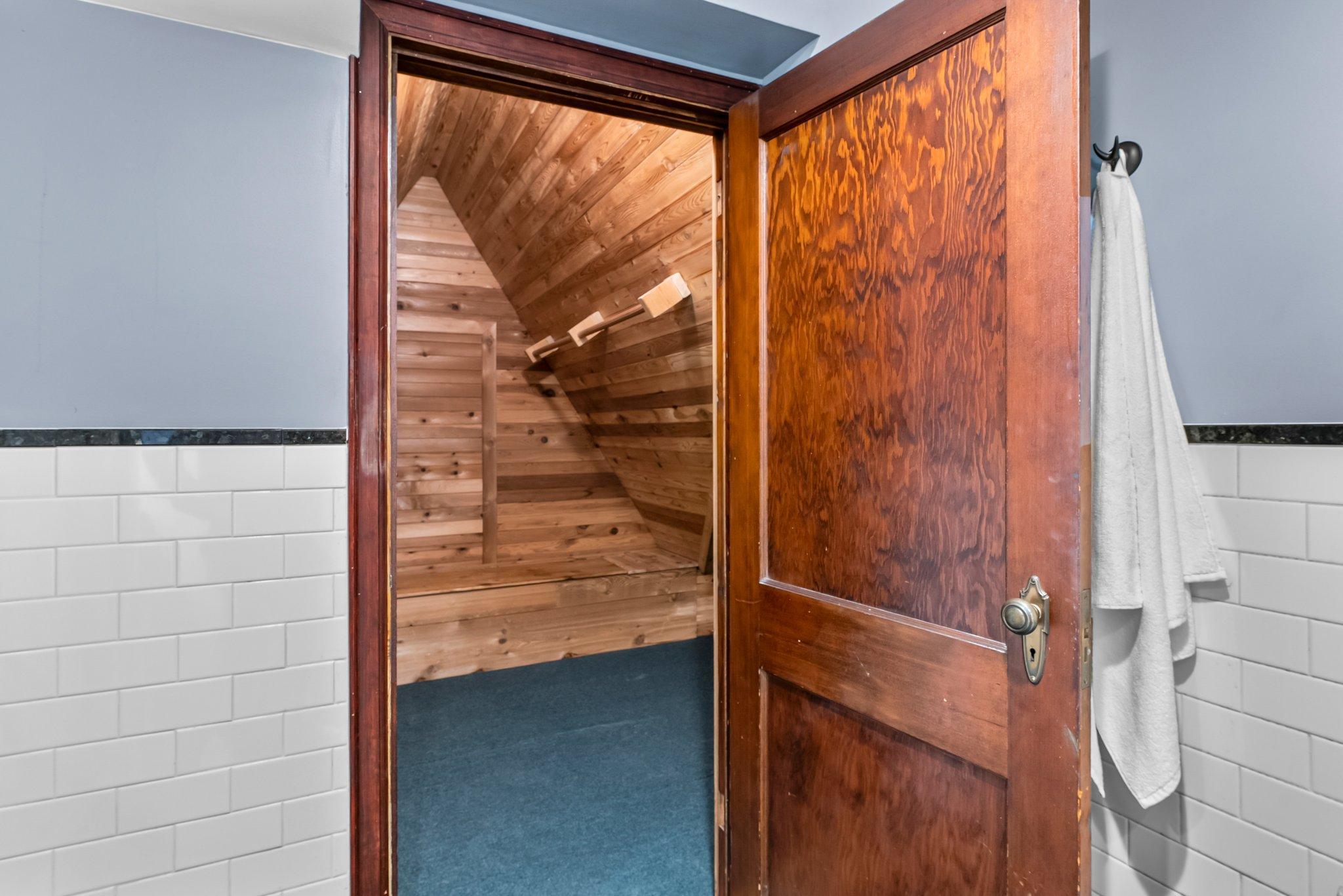 1343 Buchanan Street NE